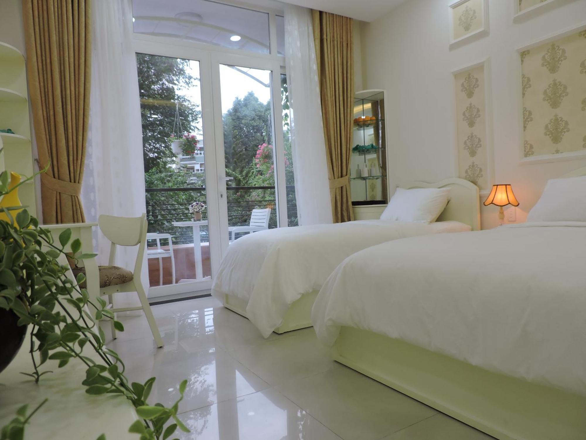 Chez Lotus Vn * TP. Hồ Chí Minh