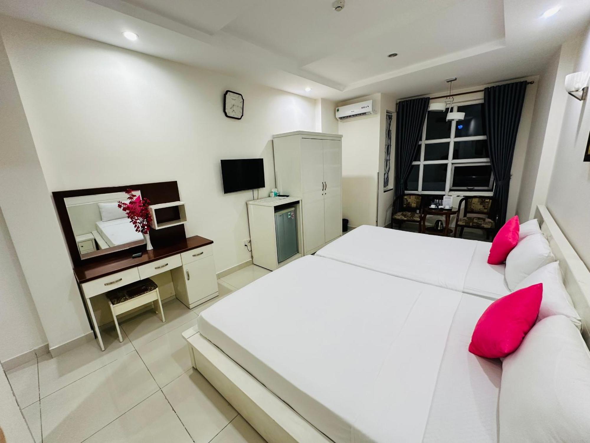 Redflower Hotel