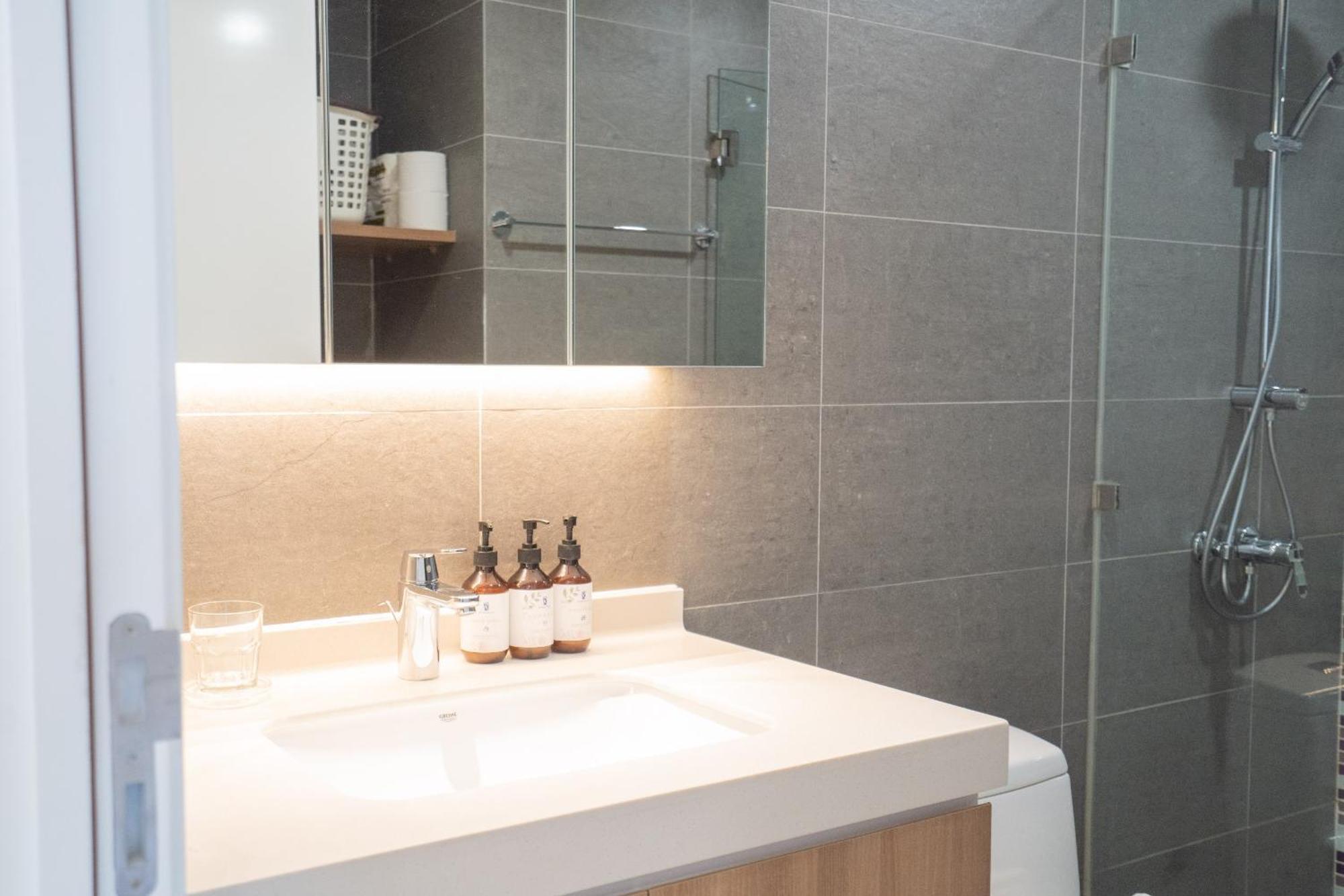 Ho Dich Vu Republic Plaza,tan Binh, Mien Phi Ho Boi, Phong Gym, Day Du Tien Nghi, Wifi Toc Do Cao Apartment *