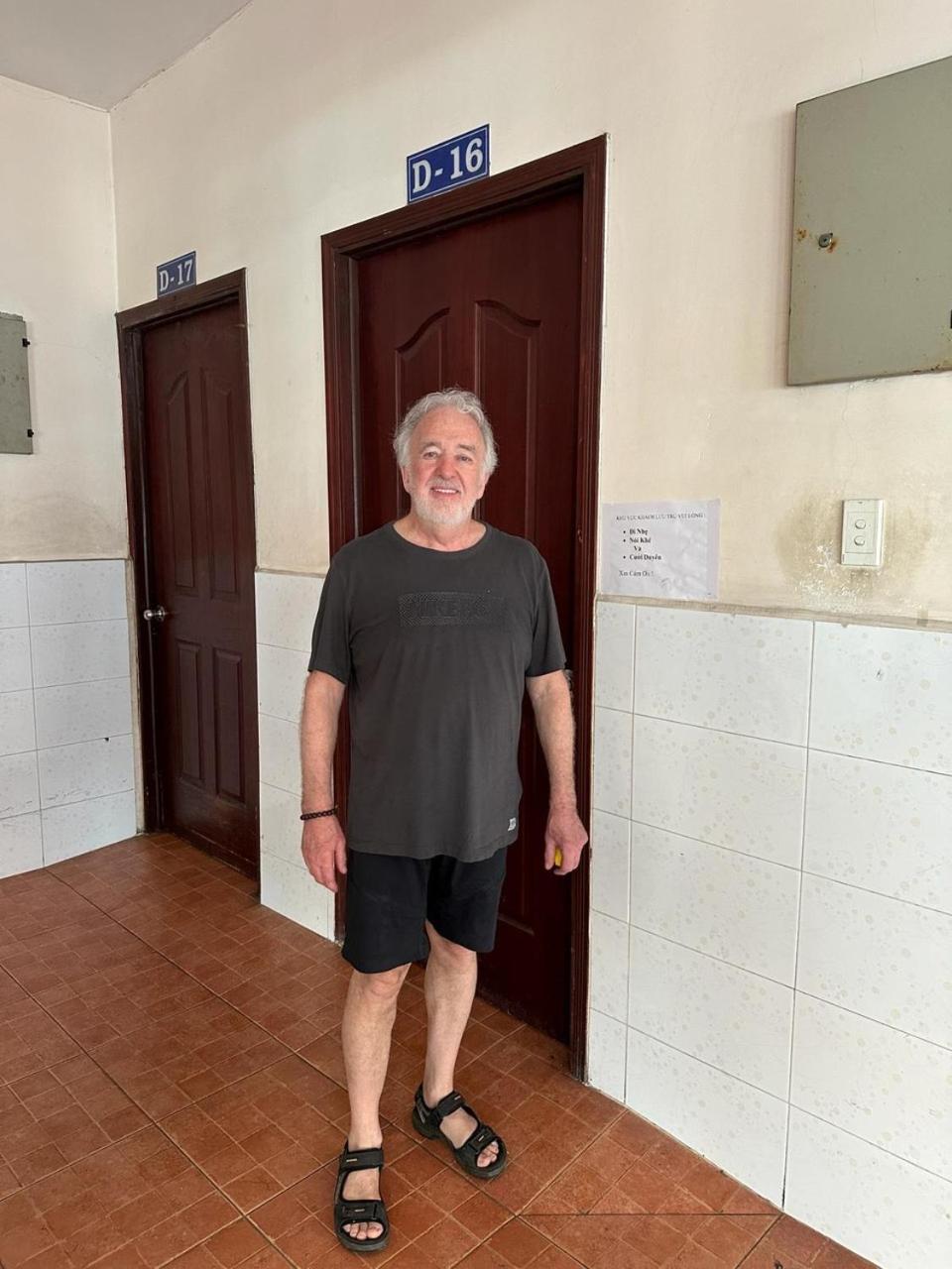 Guest house Nha Khach Lang Man - Village Chance Ho Chi Minh City