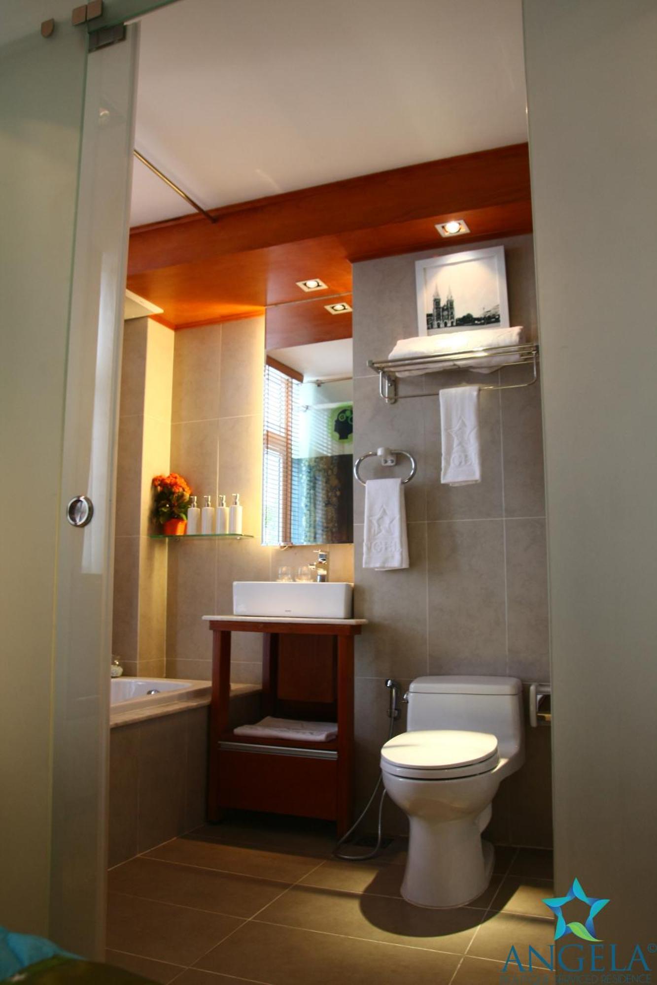 Khách sạn hẻo lánh Angela Boutique Serviced 3*