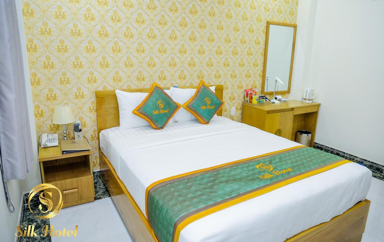Silk Near Tan Son Nhat Airport TP. Hồ Chí Minh