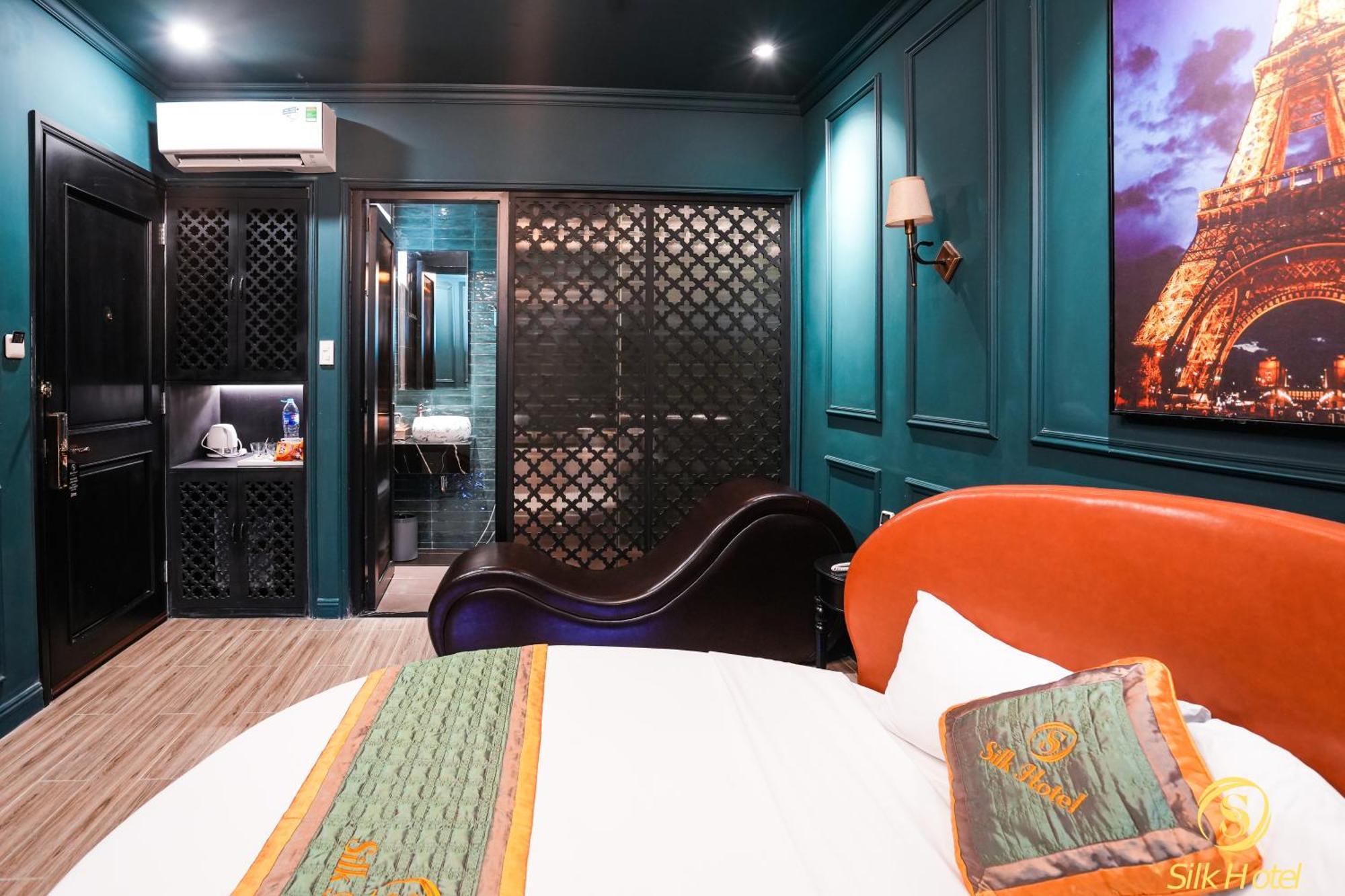 Khách sạn Silk Near Tan Son Nhat Airport 3*