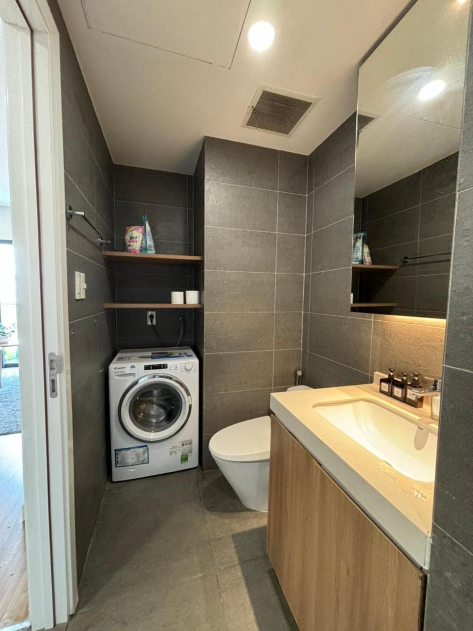 Apartment Ho Dich Vu Republic Plaza,tan Binh, Mien Phi Ho Boi, Phong Gym, Day Du Tien Nghi, Wifi Toc Do Cao *