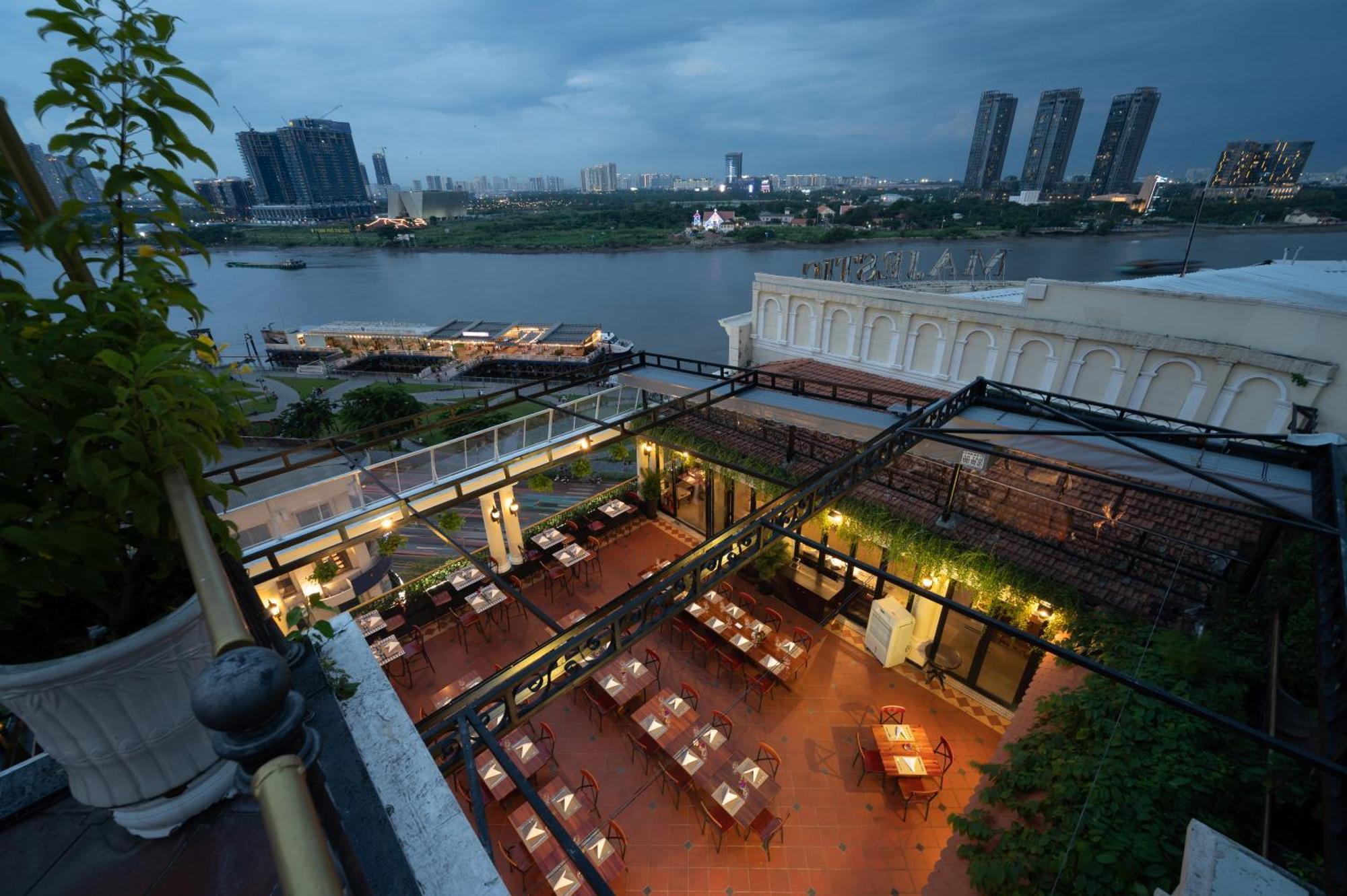 Hotel Majestic Saigon 5*