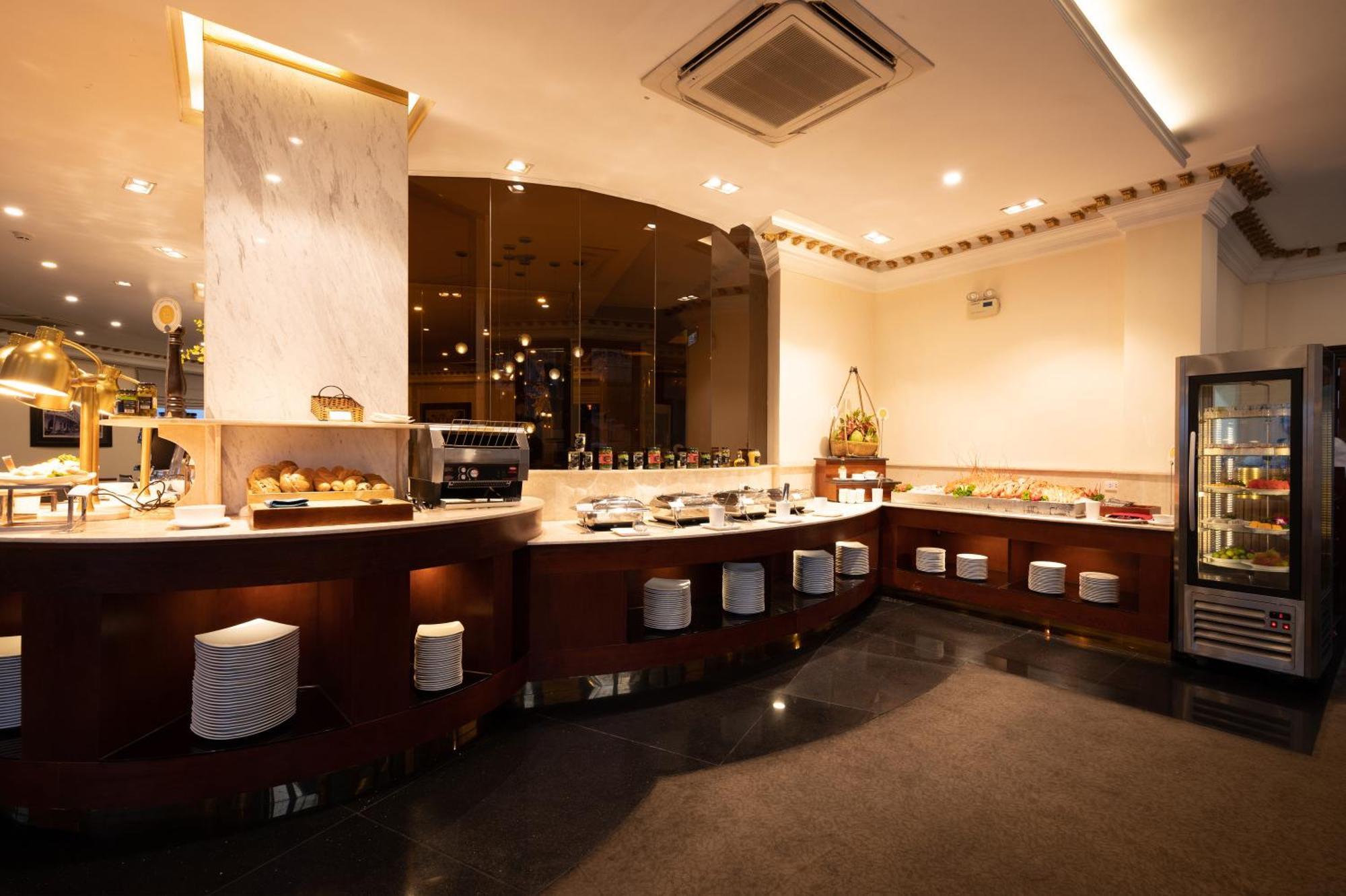 Hotel Majestic Saigon 5*