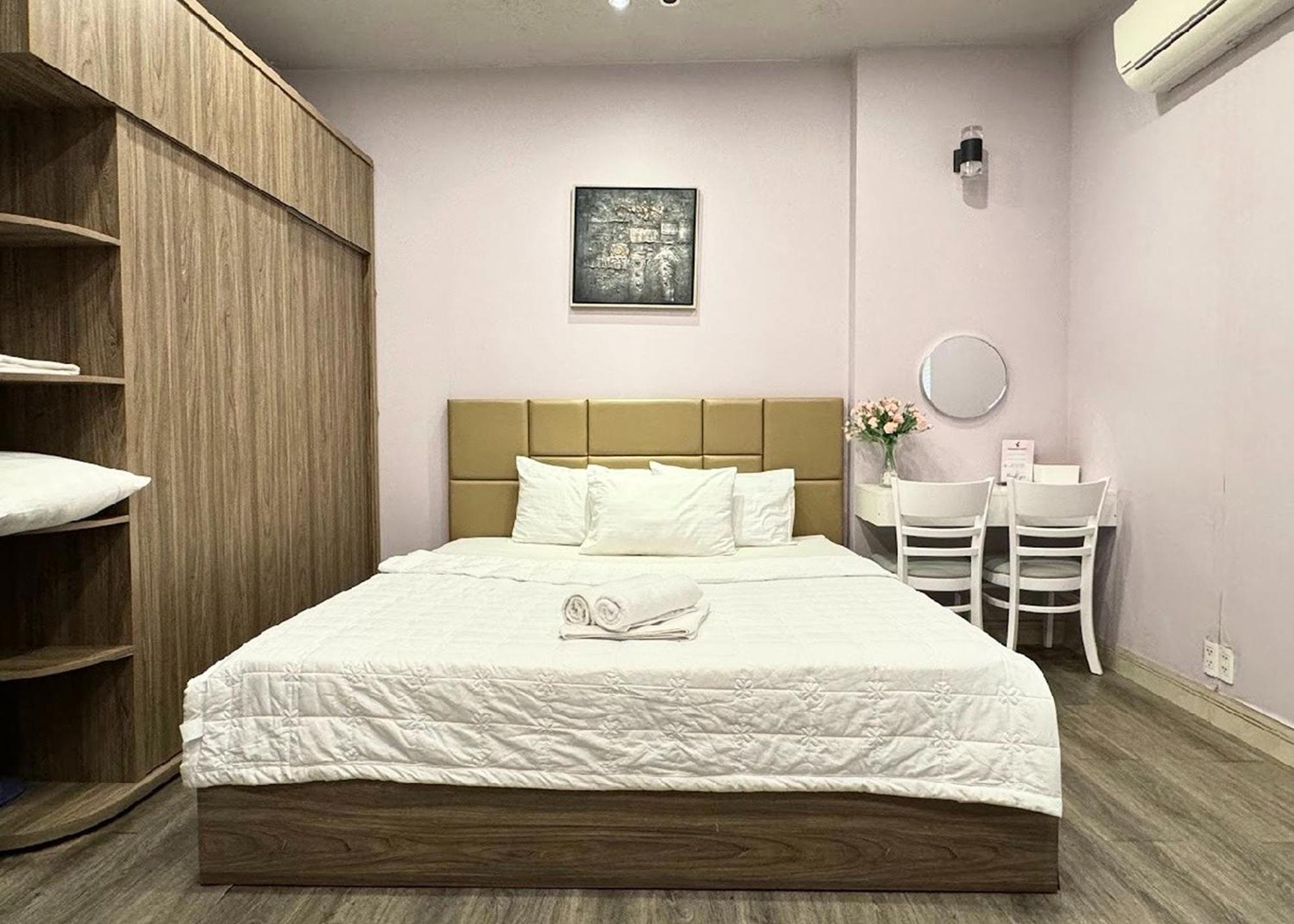 Eva Adam Hotel 2*