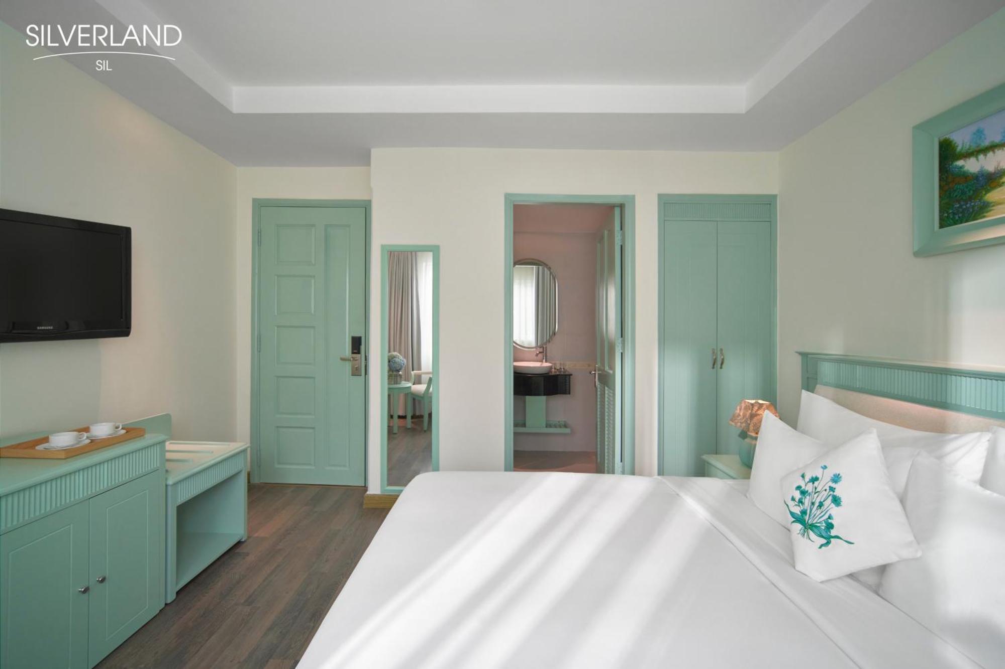Silverland Sil 4*