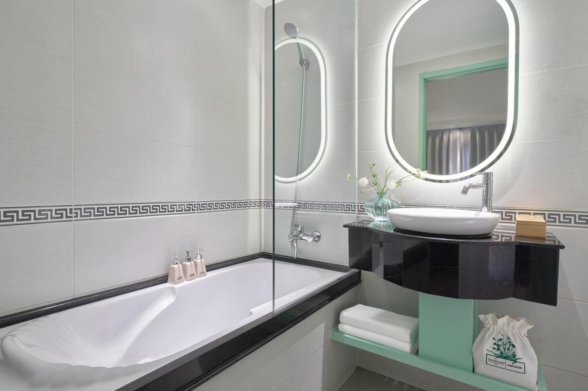 Silverland Sil Hotel 4*
