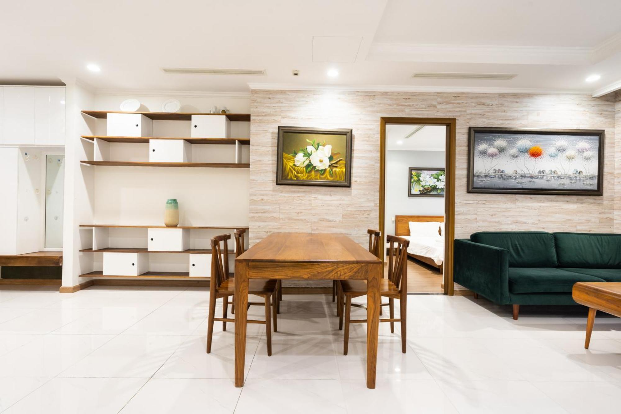 Vinhomes Park - Serviced Ltd Căn hộ *