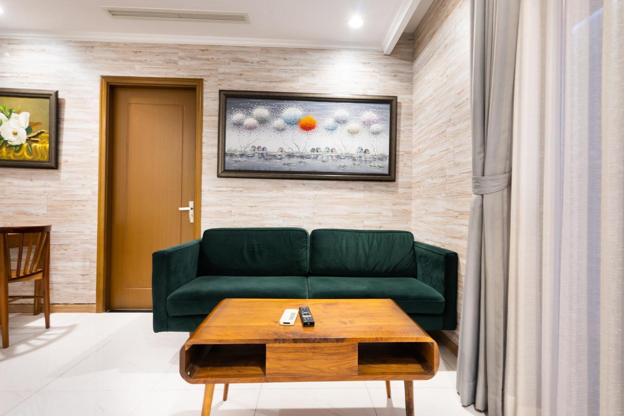Vinhomes Park - Serviced Ltd Căn hộ *