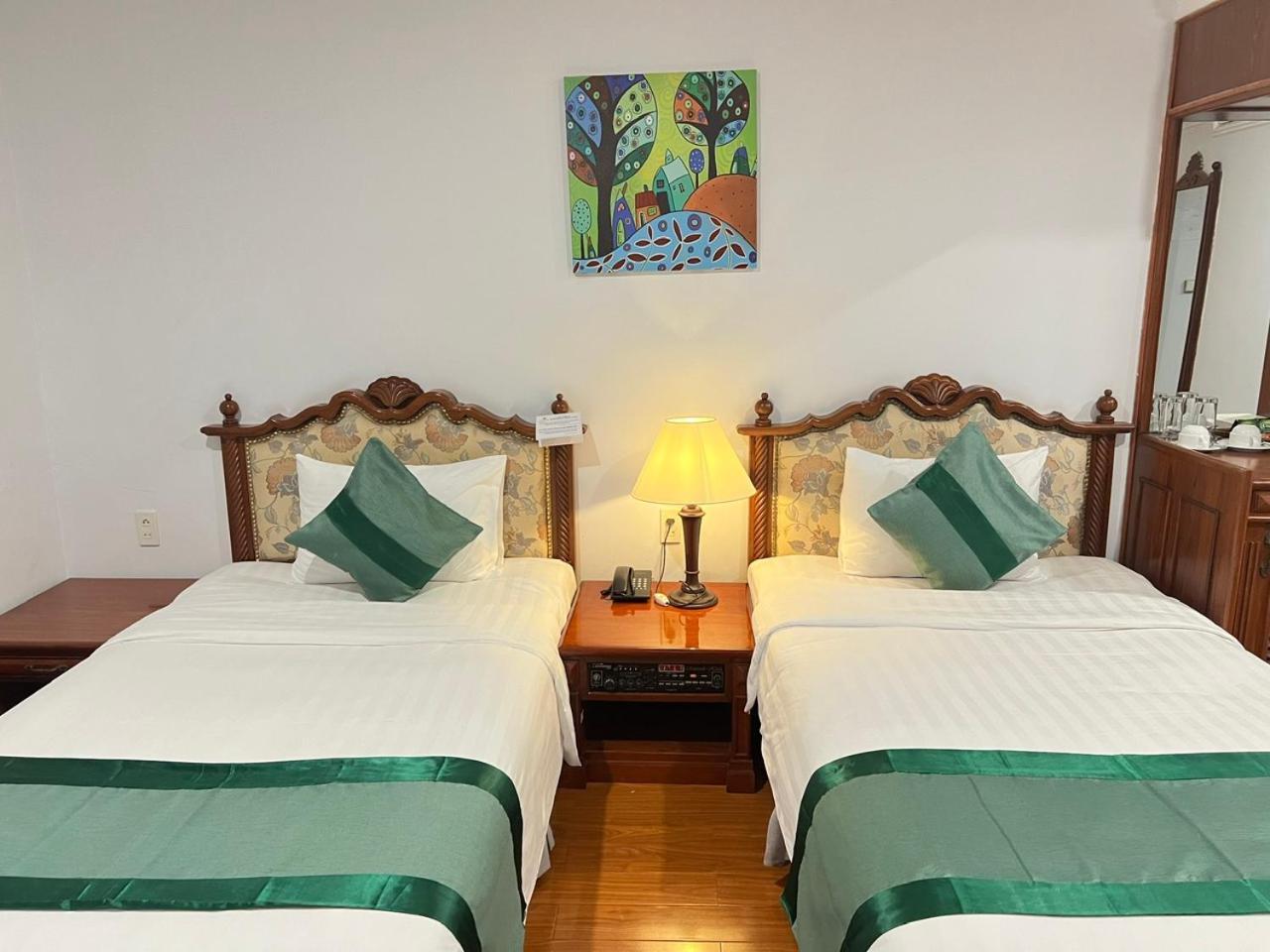 Khách sạn Riverside Sài Gòn