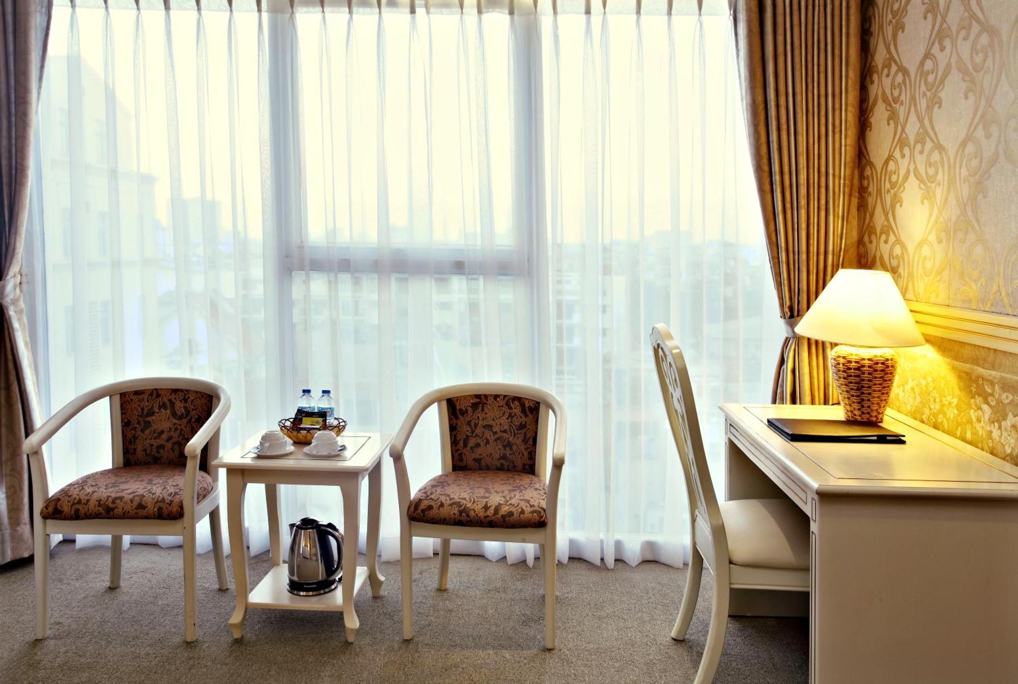 Hotel Golden Crown 3*