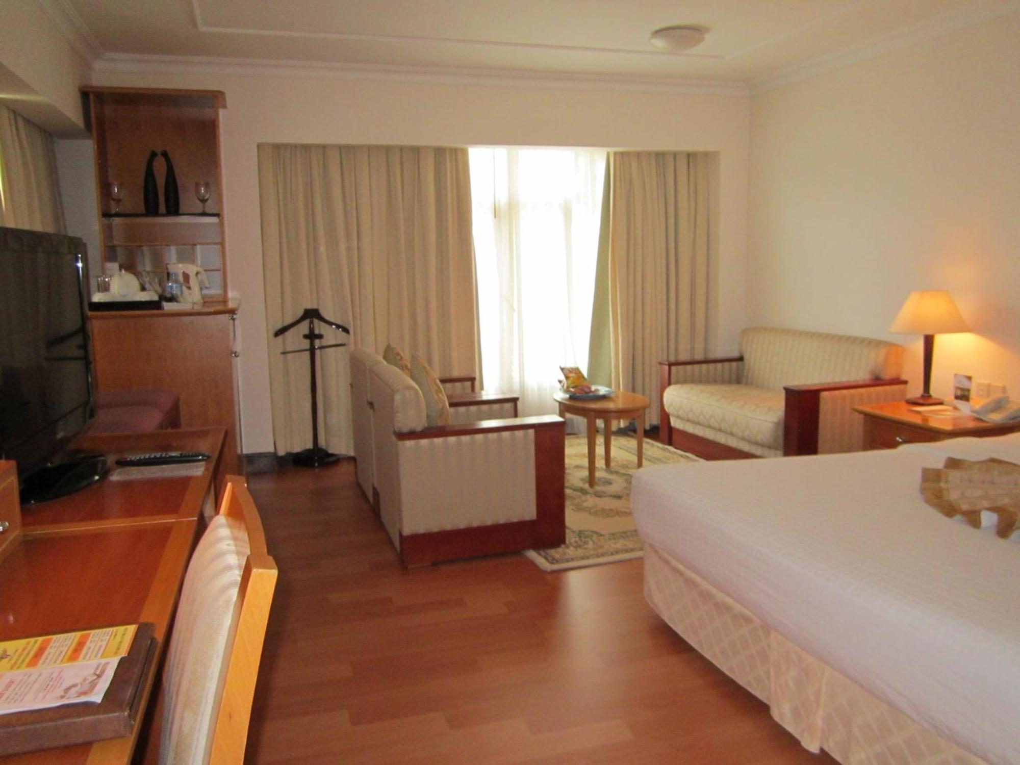 Hotel First 4*