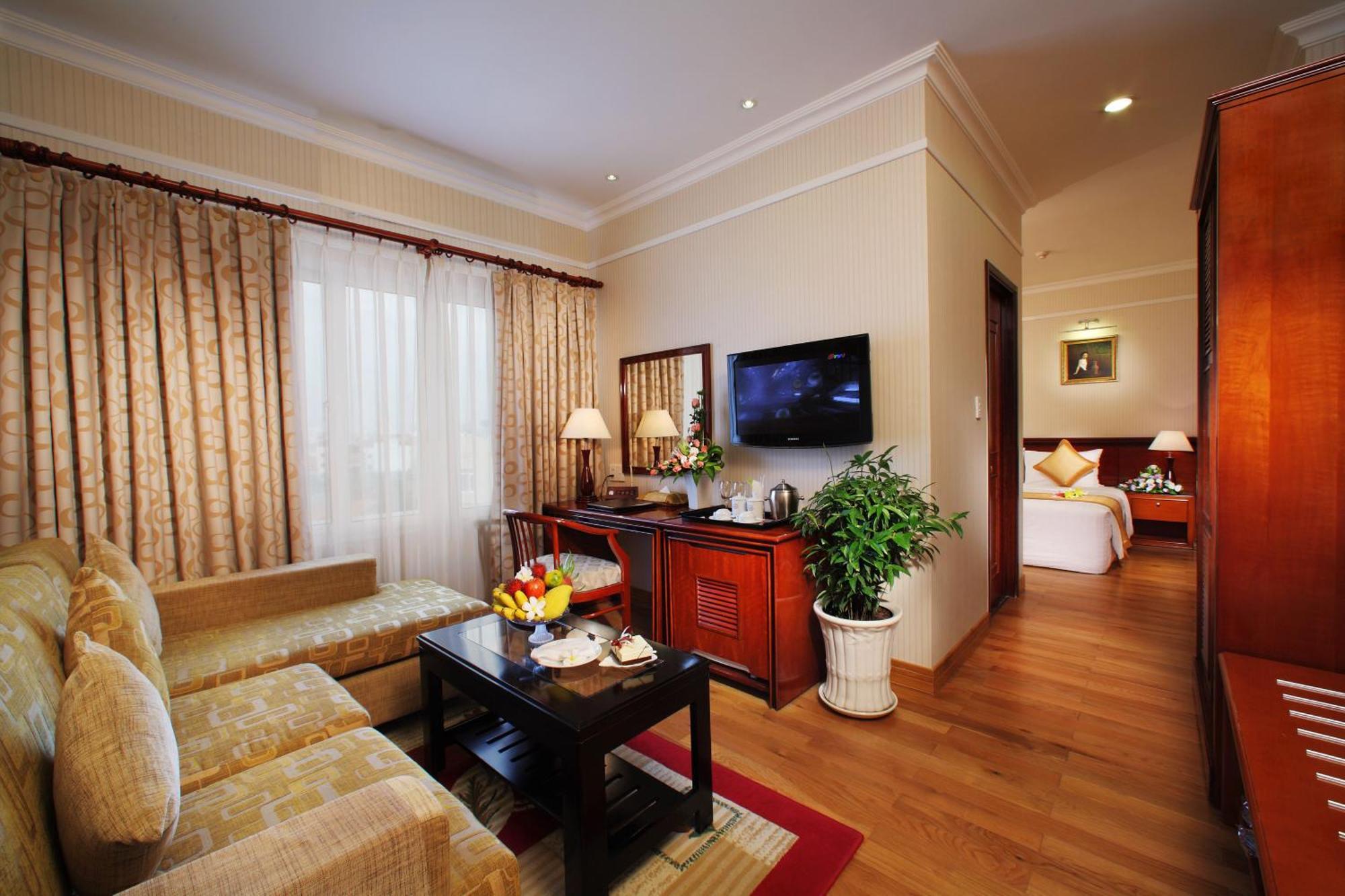 Hotel First 4*