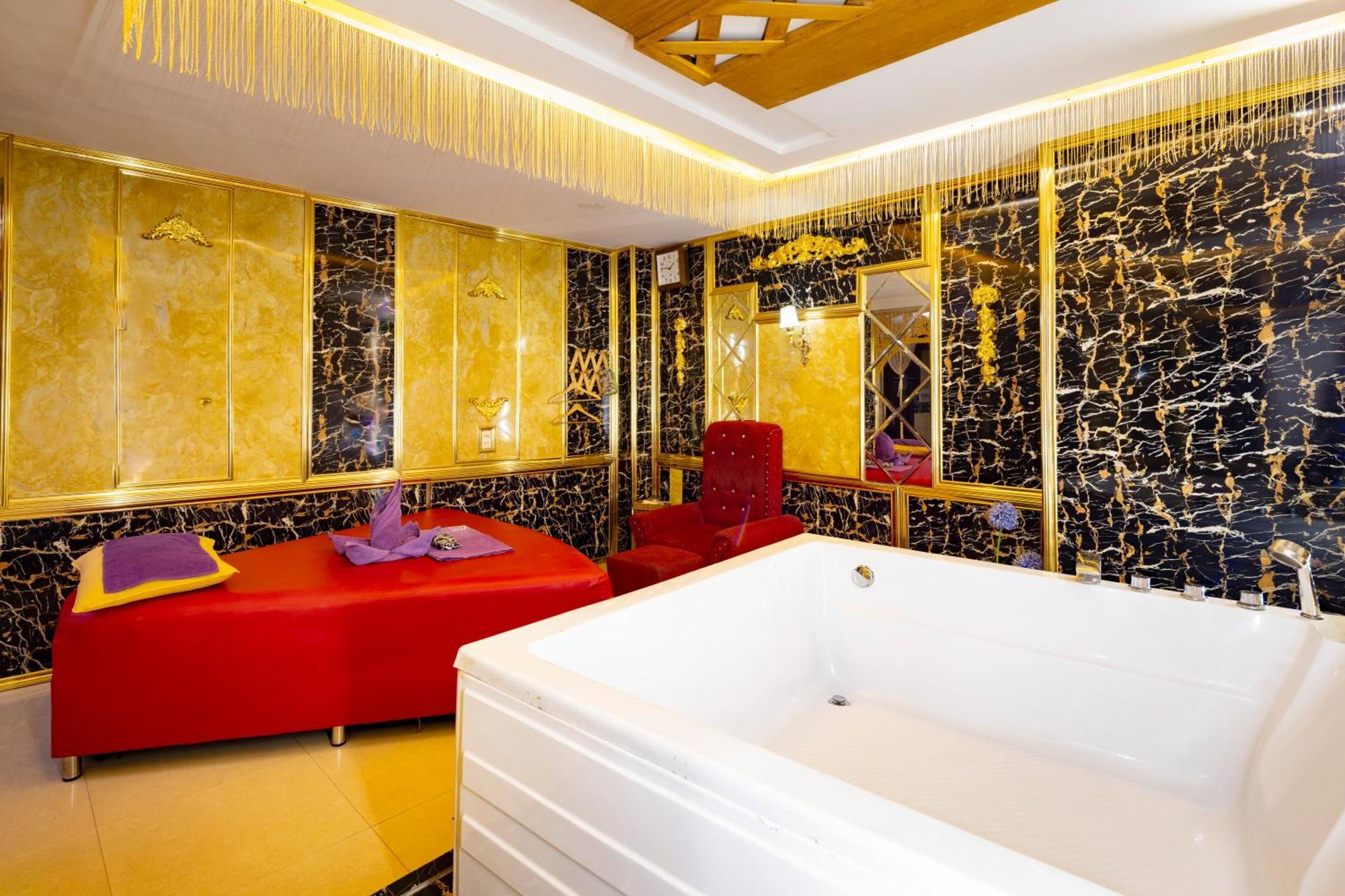 Boss Palace