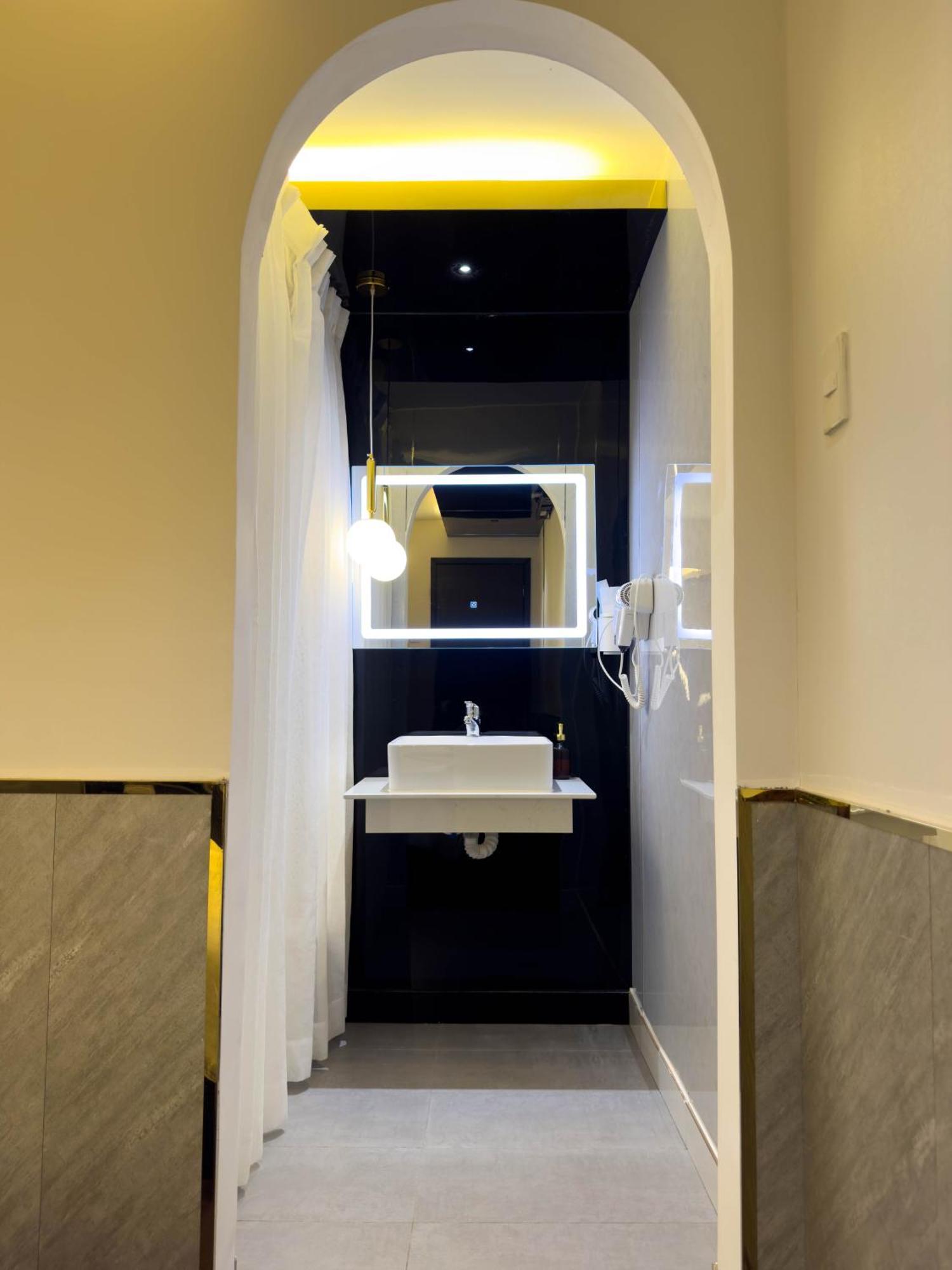 M&h Hotel Ho Chi Minh City