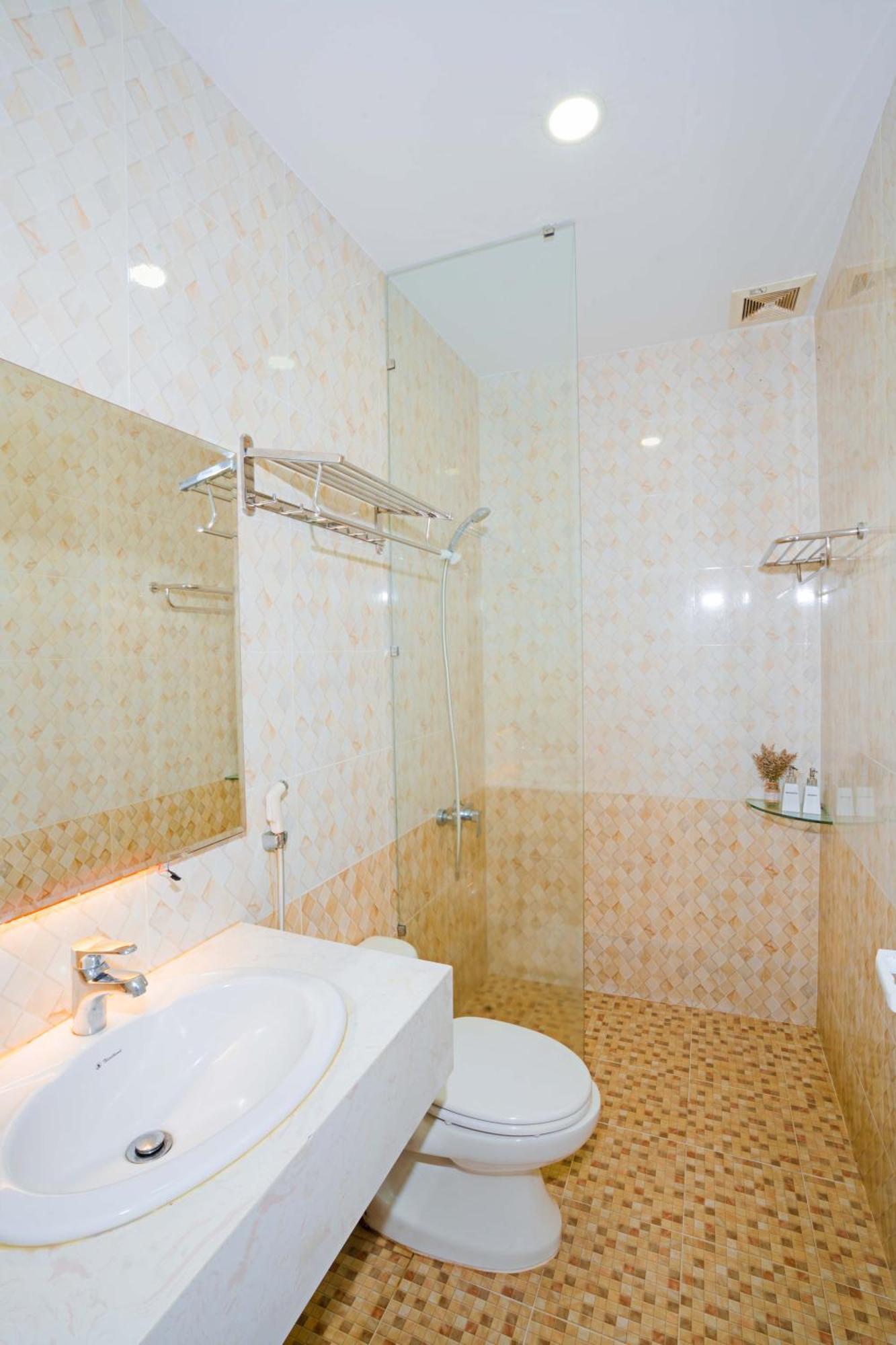 Felix Khách sạn hẻo lánh *