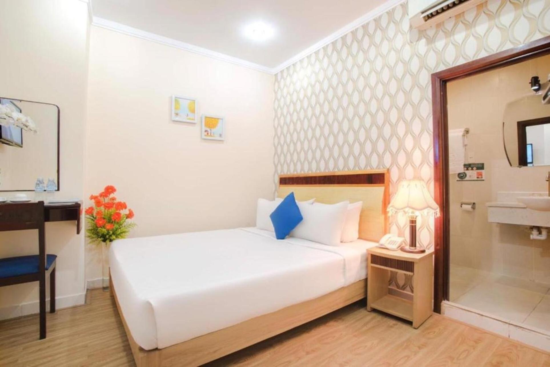 Ruby Saigon - Le Thanh Ton 3*
