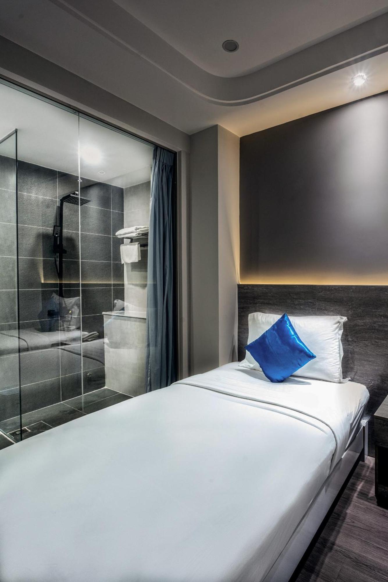 Ruby Saigon - Le Thanh Ton Hotel 3*