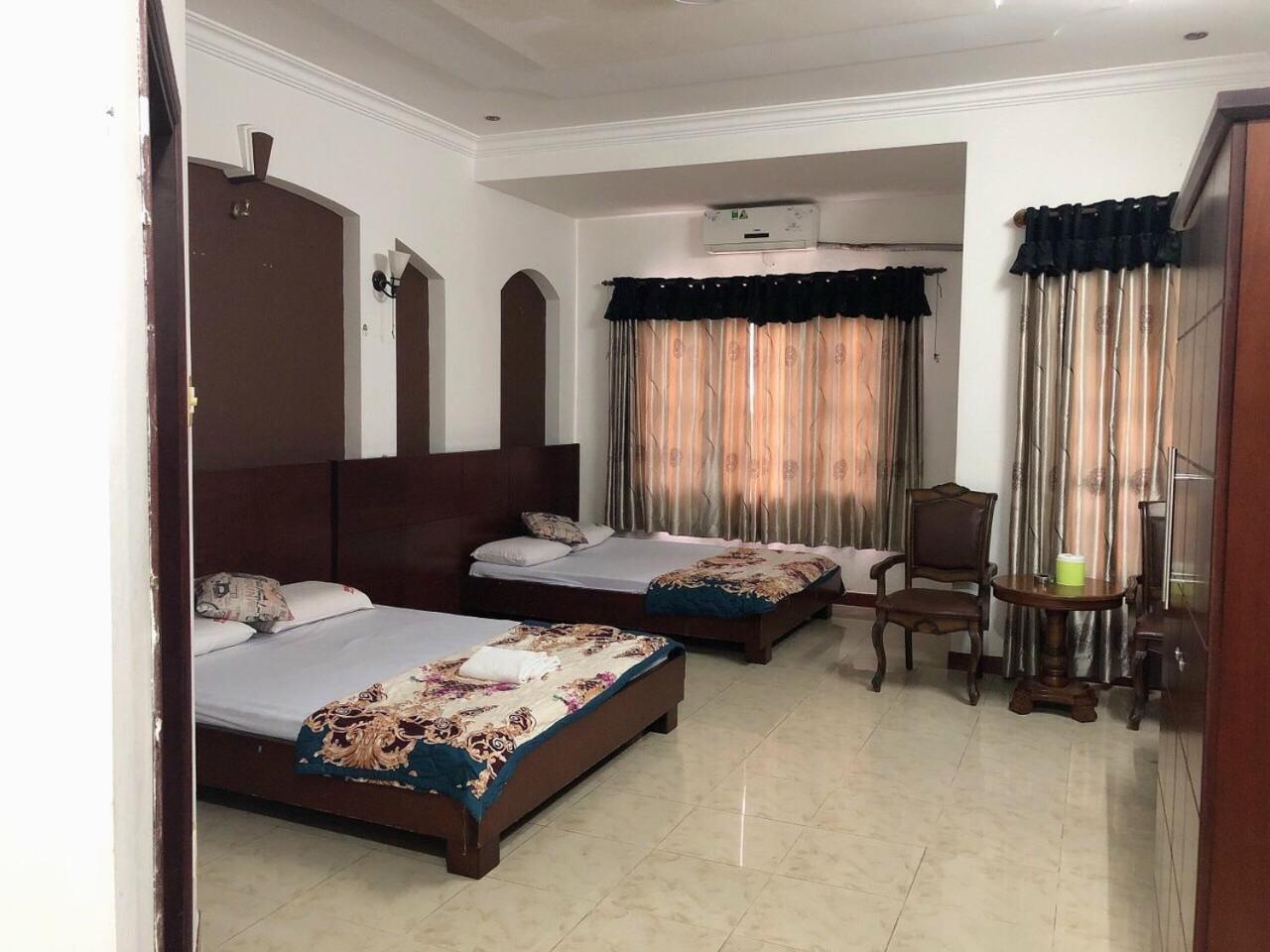 Nhat 1 Hotel