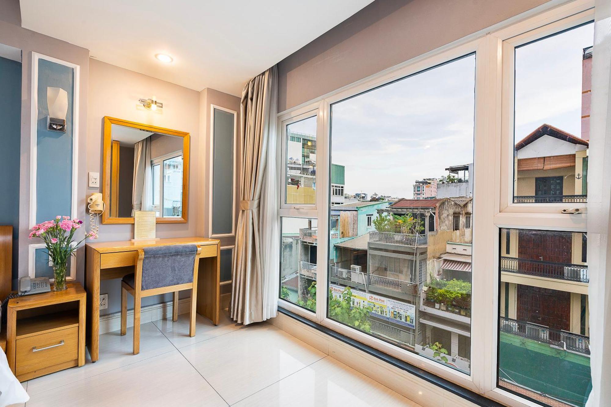 Hotel Lucky Star 146 Nguyen Trai 3*