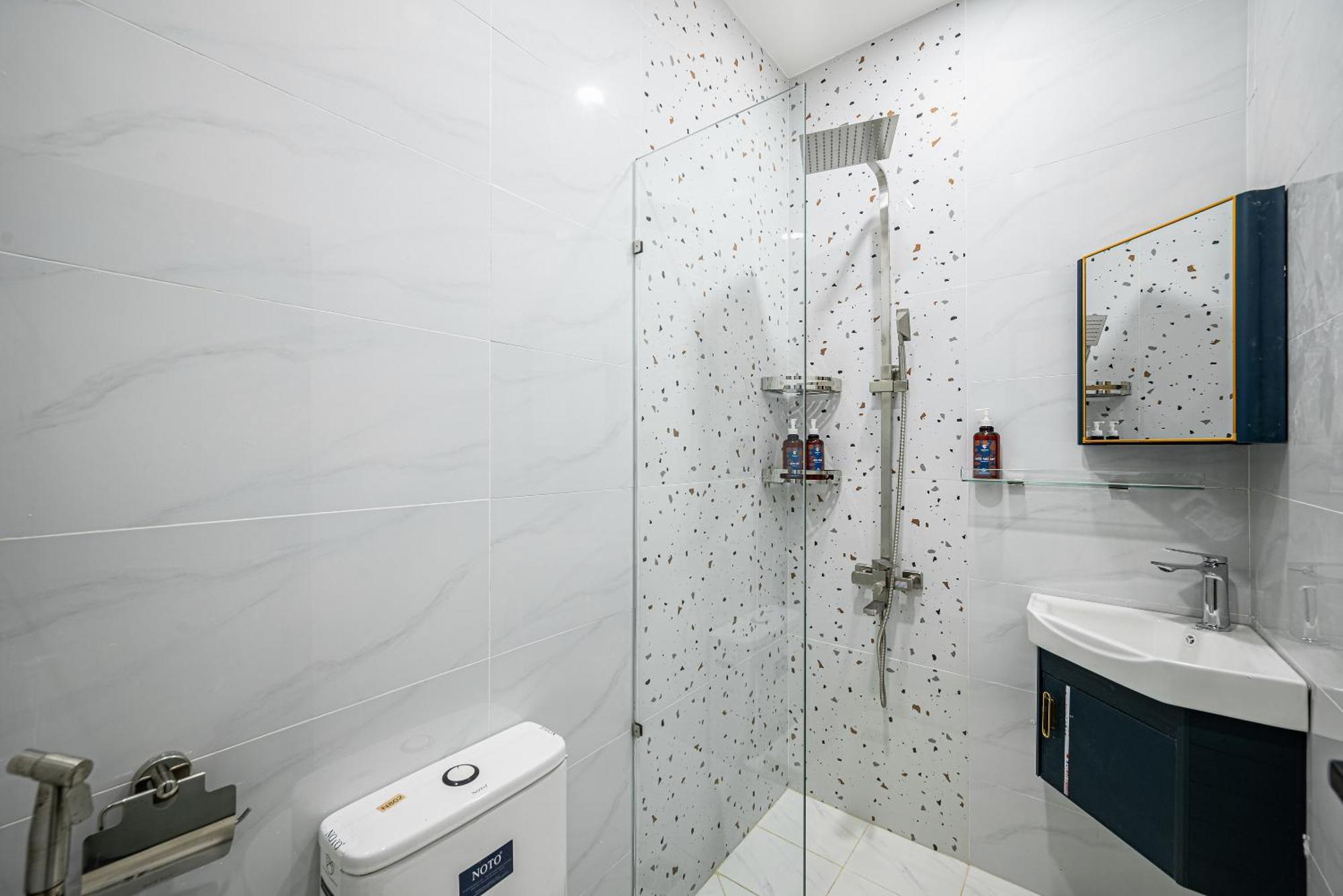 Cozrum Homes - Spring Apartment Ho Chi Minh City