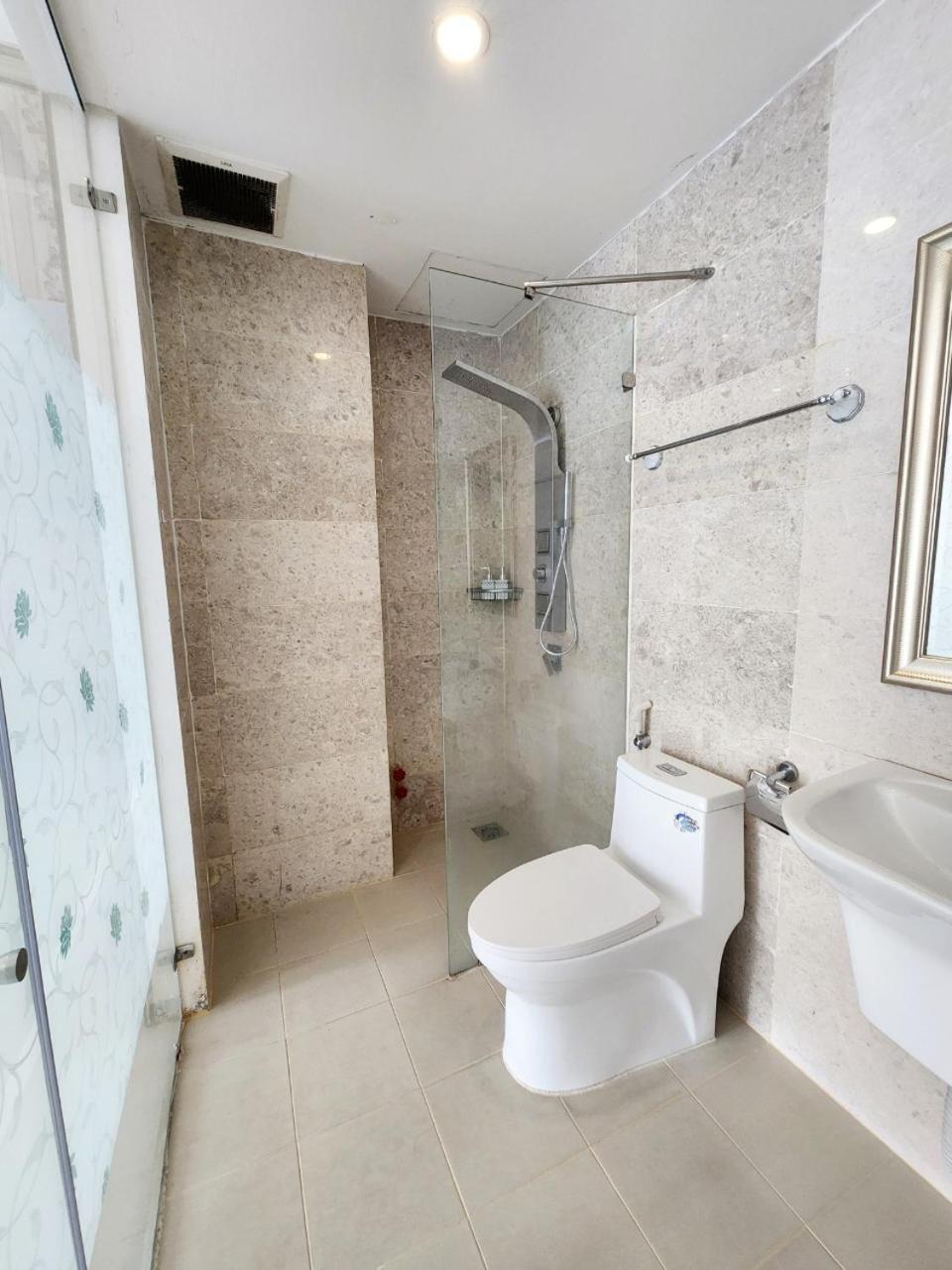 Aparthotel F F House
