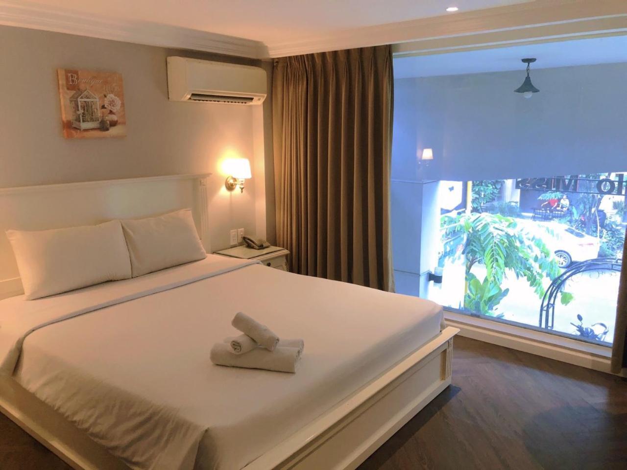 Sabina - Stellar Boutique Ho Chi Minh City