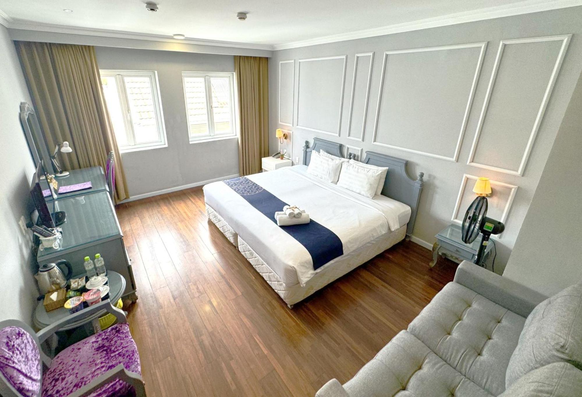 Sabina - Stellar Boutique Ho Chi Minh City