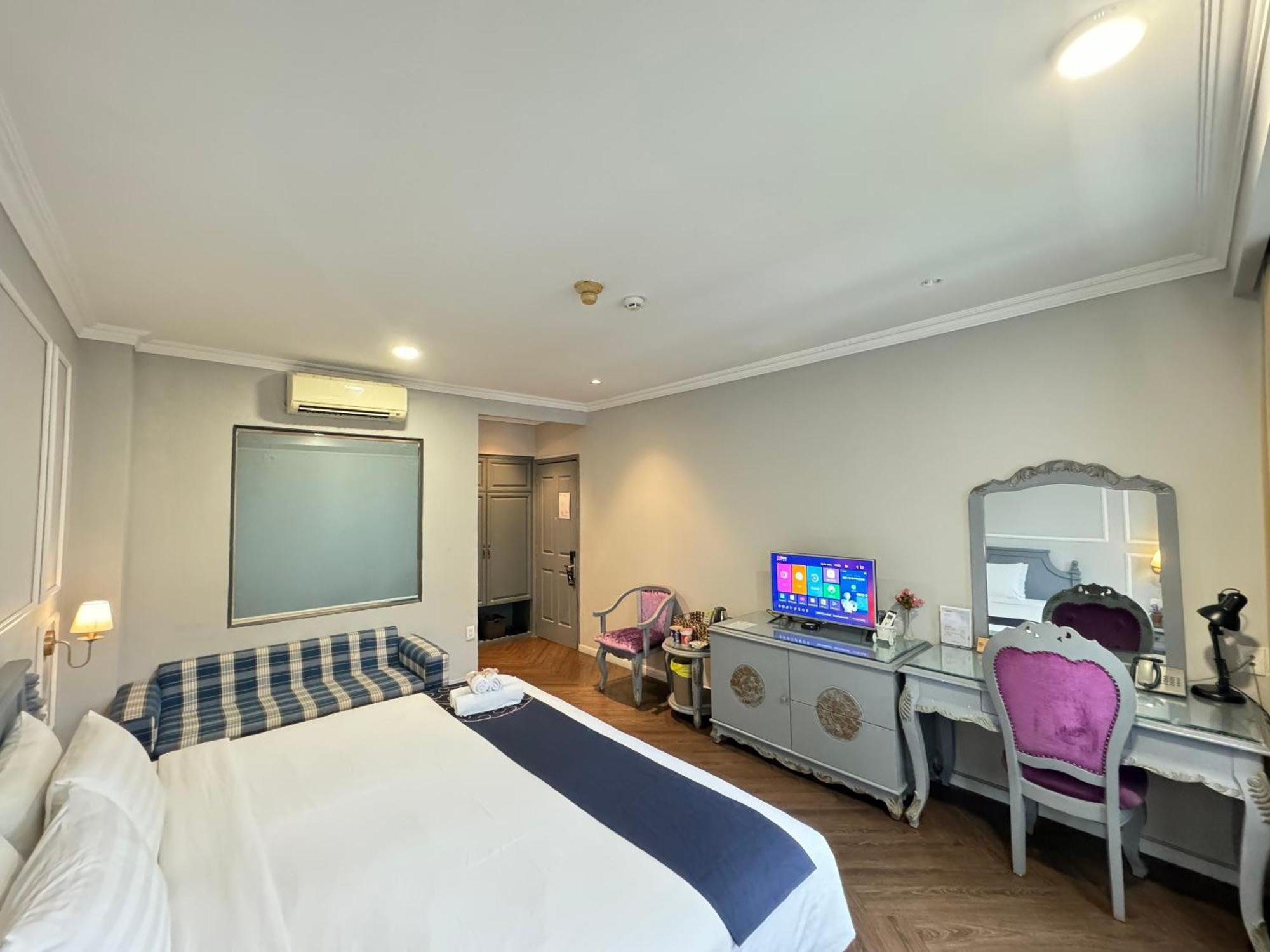 Sabina - Stellar Boutique Ho Chi Minh City