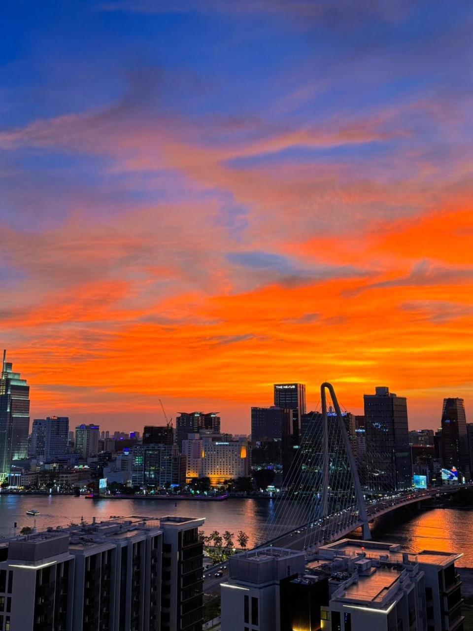 Metropole Thu Thiem - Luna - Chic, Unbeatable Location, Great Value!!! Ho Chi Minh City