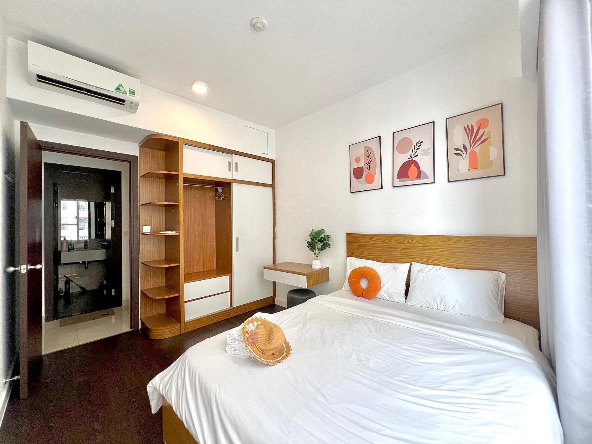 Apartment Golden Apartment- In Central-balcony-all New *