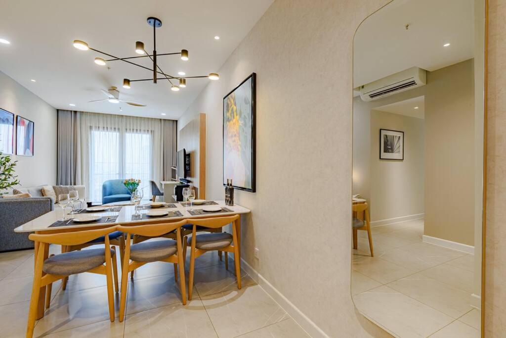 Urban Oasis In The Middle Of District 1 Apartment *