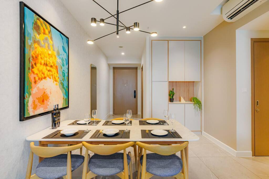 Apartment Urban Oasis In The Middle Of District 1 *