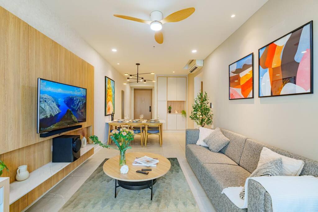 Urban Oasis In The Middle Of District 1 Apartment *