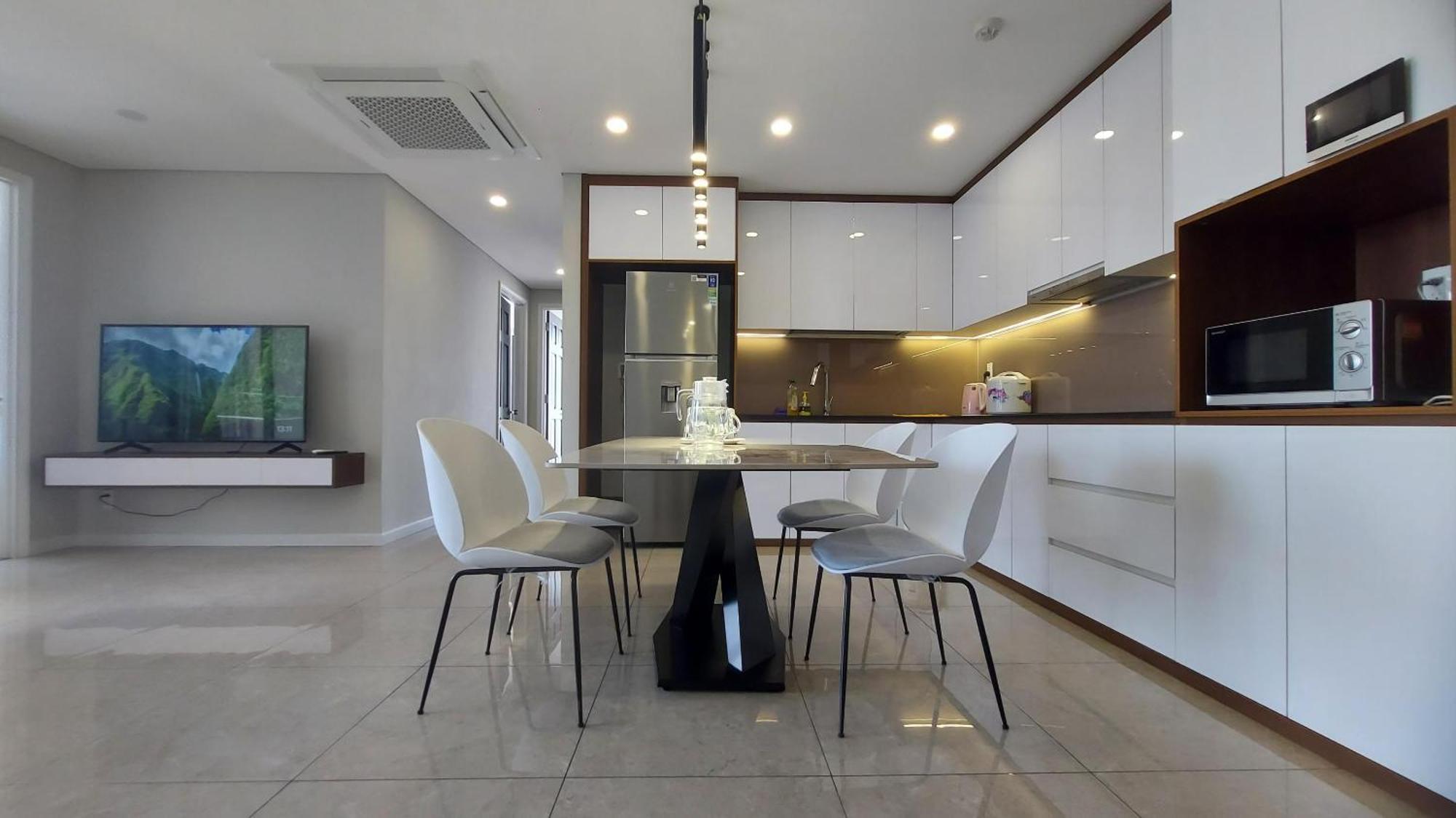 Vinh Hoi - Luxury Furnished * TP. Hồ Chí Minh