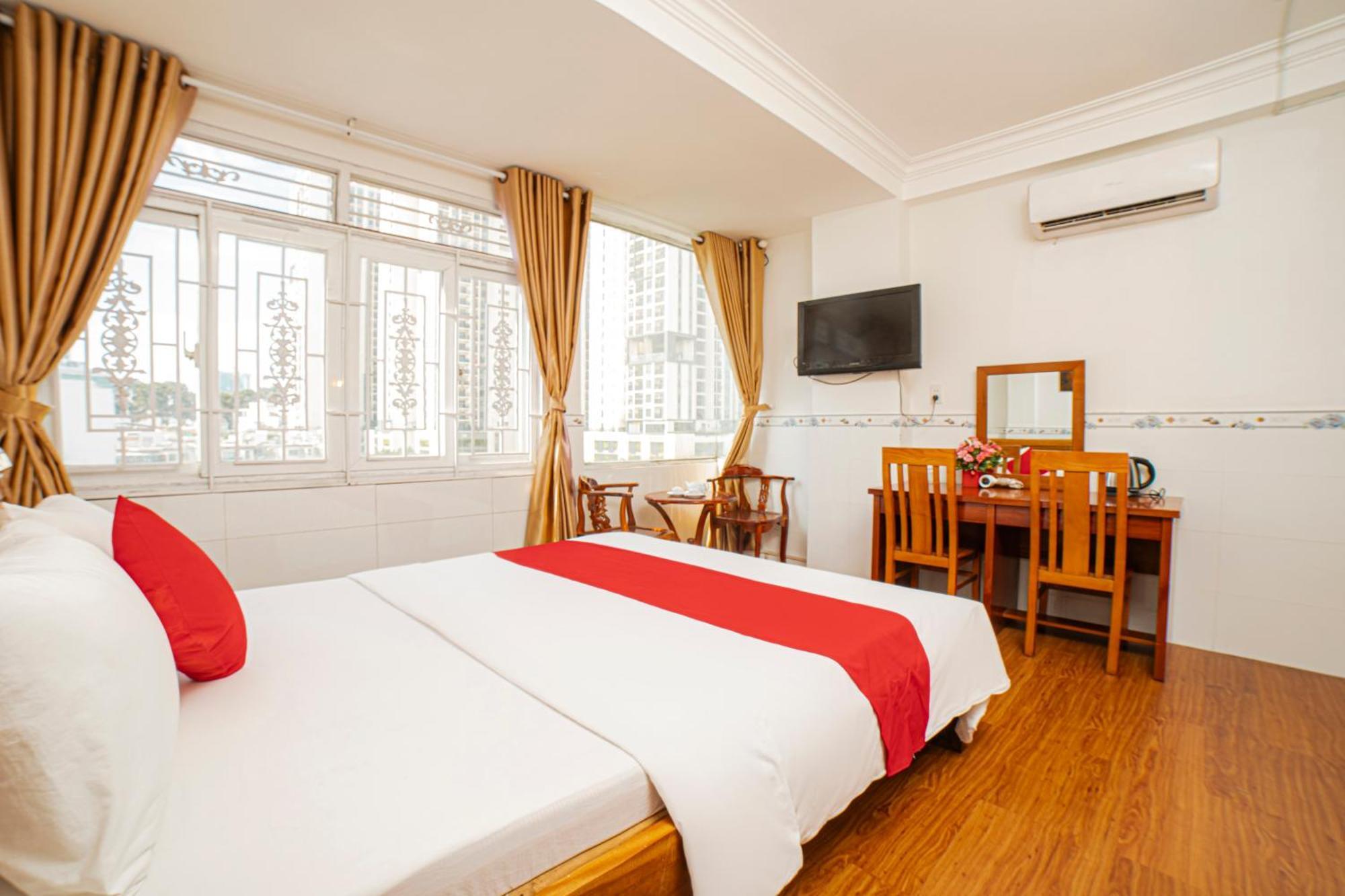 Hotel Diamond Cmt8 - Gan Am Thuc Dem Sai Gon