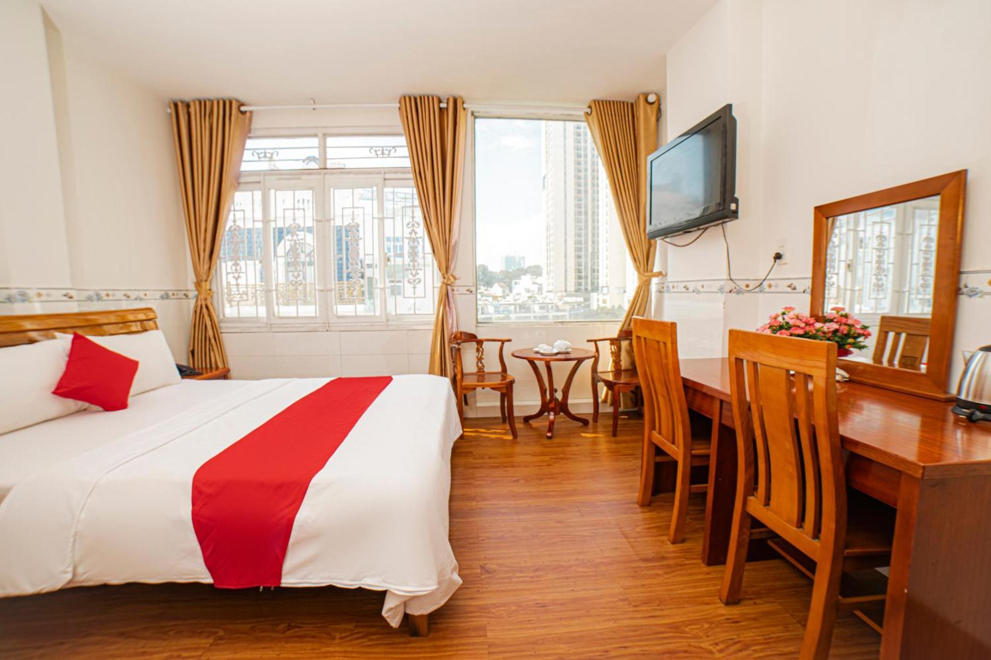 Hotel Diamond Cmt8 - Gan Am Thuc Dem Sai Gon 2*