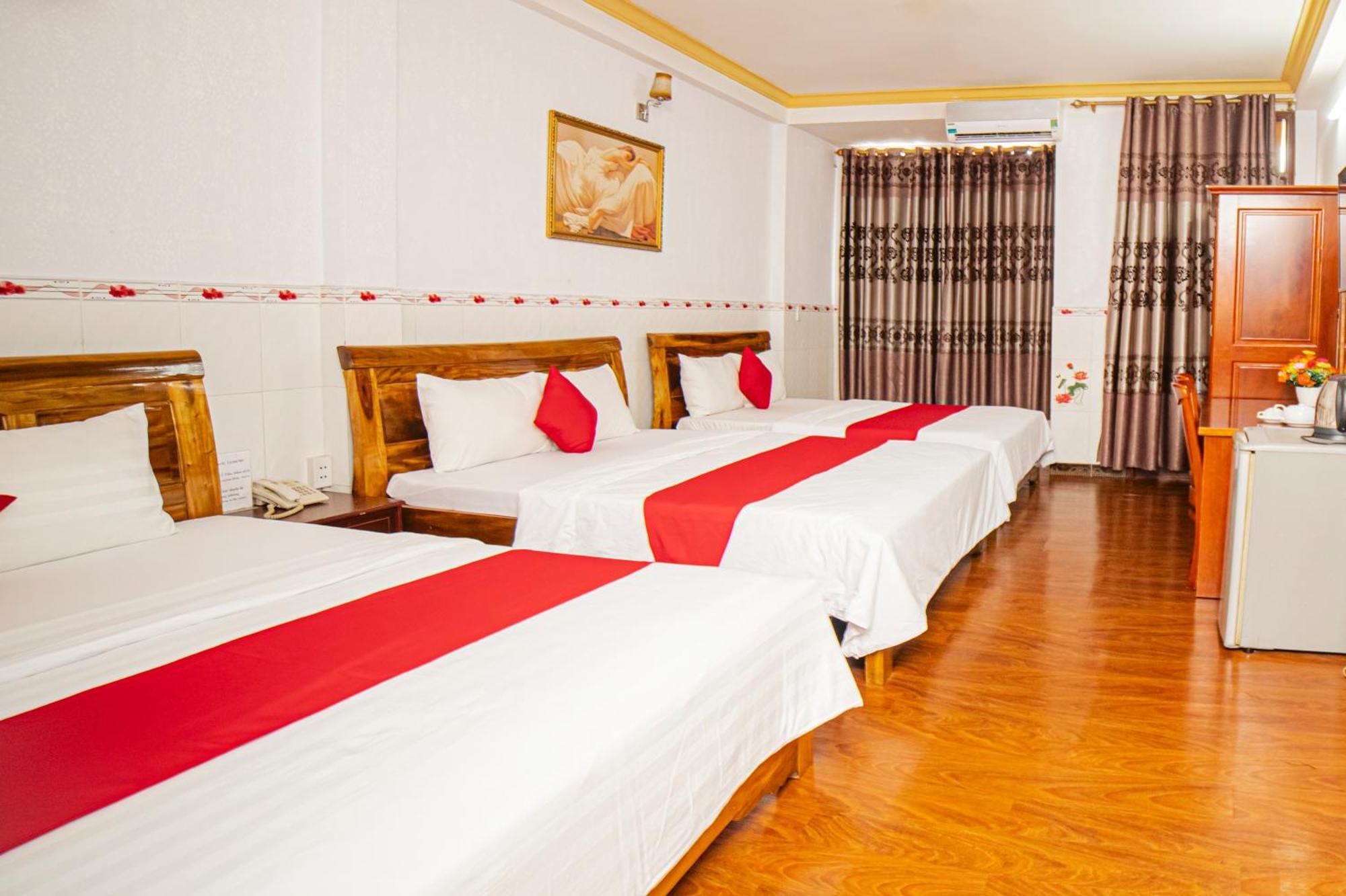Hotel Diamond Cmt8 - Gan Am Thuc Dem Sai Gon 2*