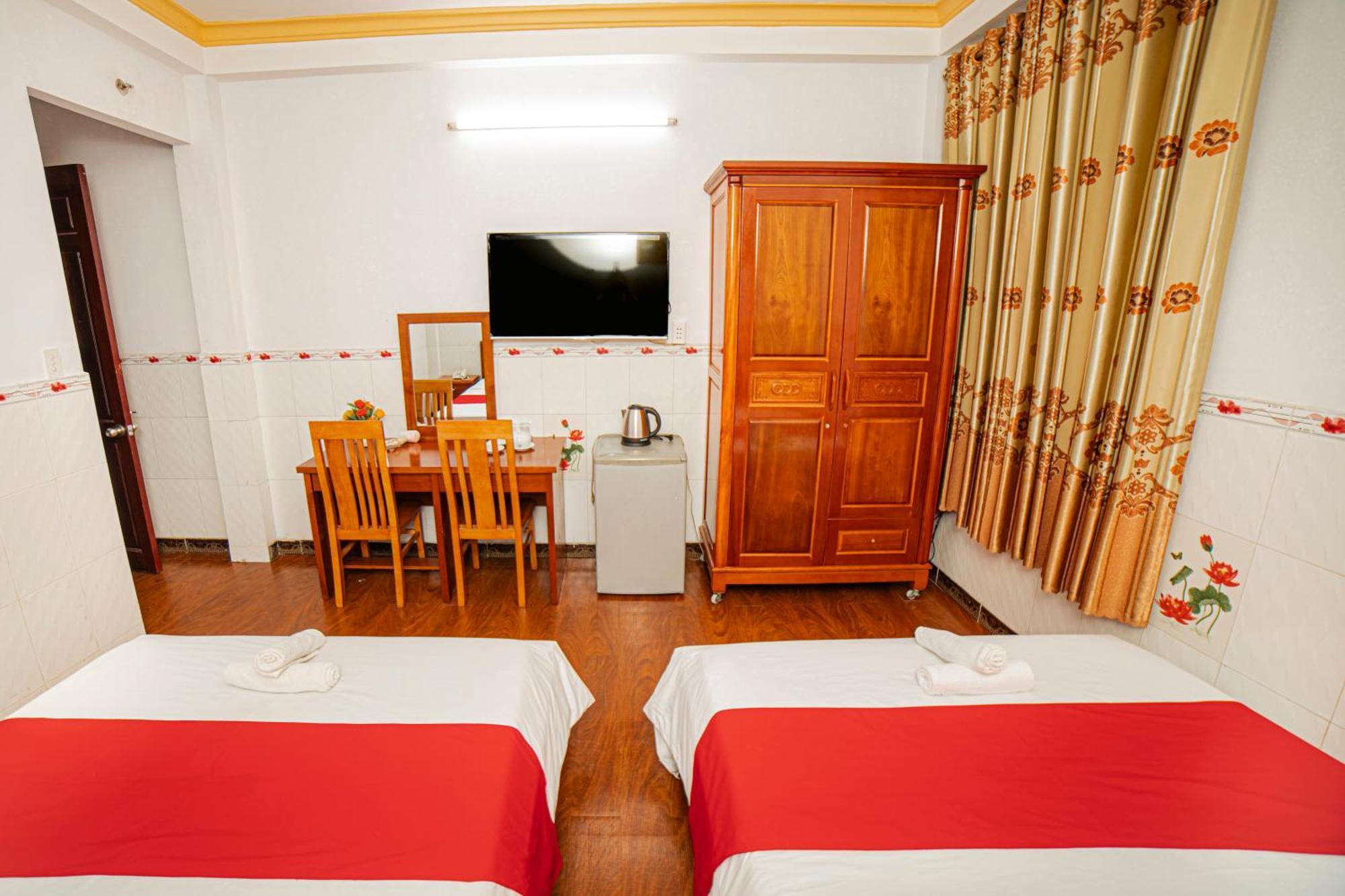 Diamond Cmt8 - Gan Am Thuc Dem Sai Gon Hotel