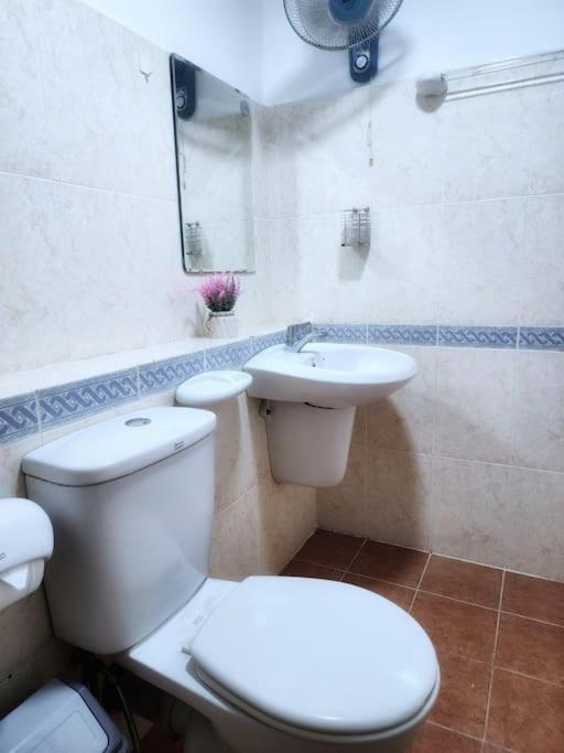 Ho Quan 1, Ho Chi Minh, 2 Phong Ngu Ho Chi Minh City