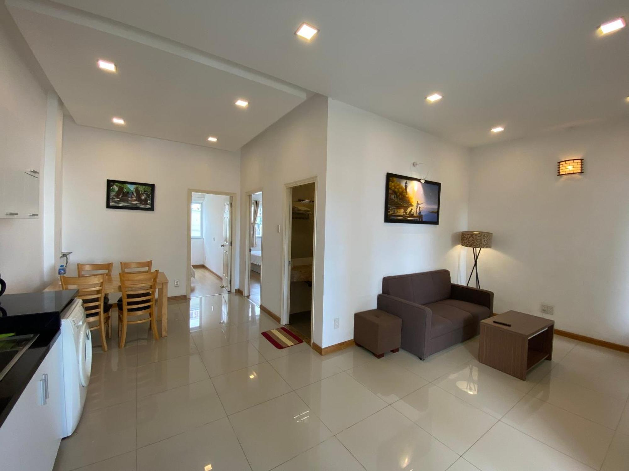 Pearl Service Apartment *