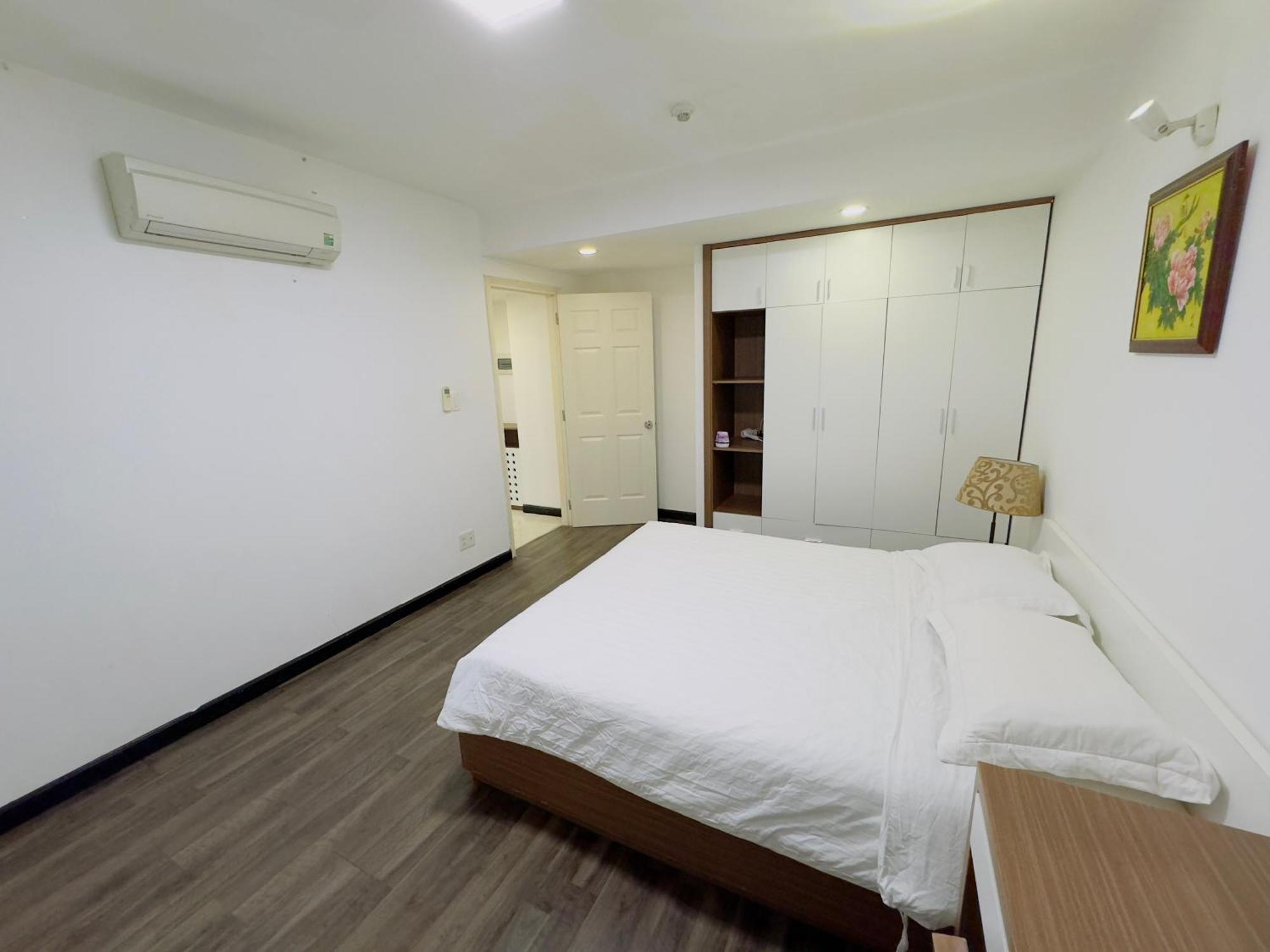 Pearl Service Apartment *