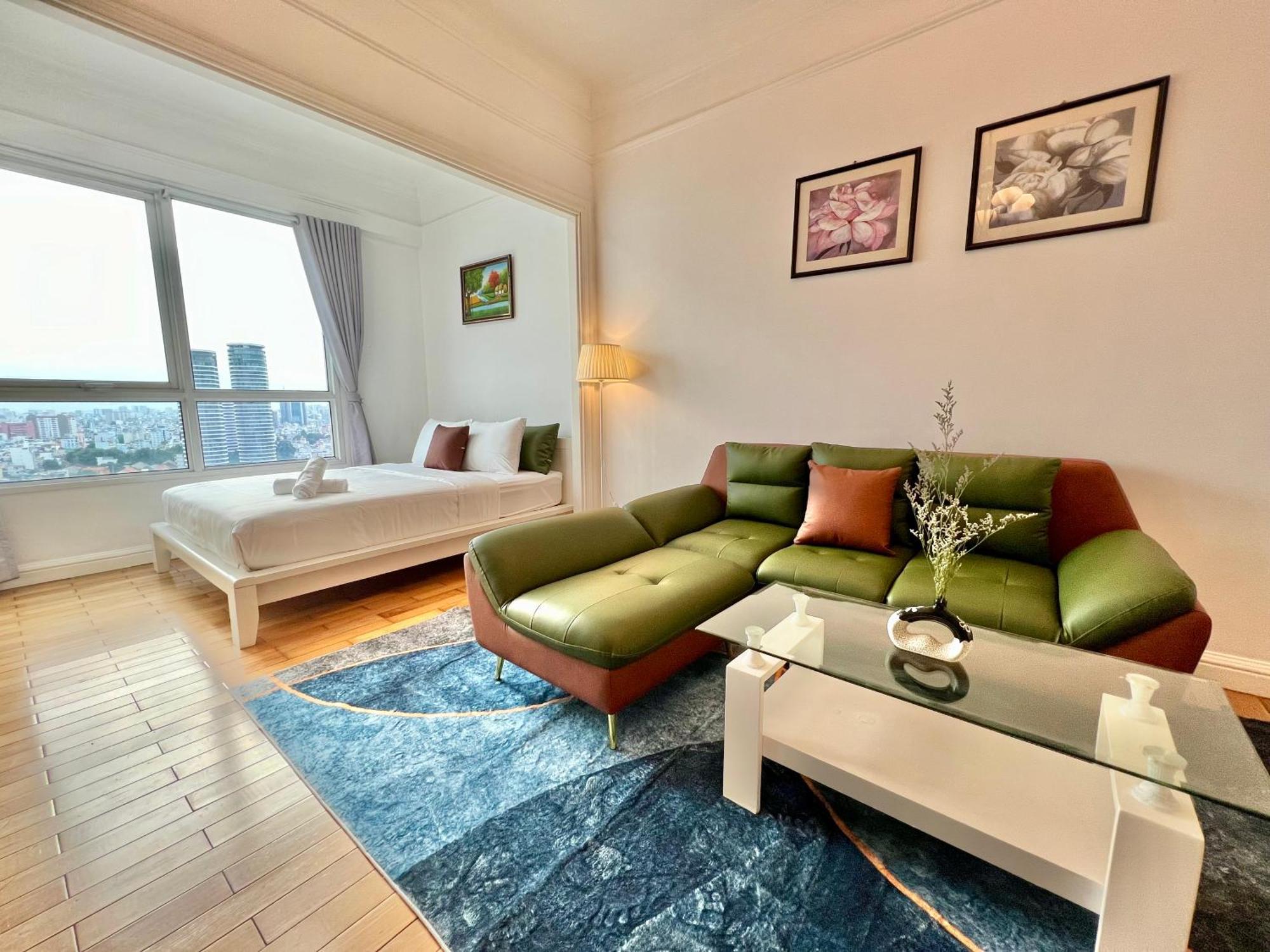Diny - Rooftop Pool - The Manor 2 Apartment Ho Chi Minh City