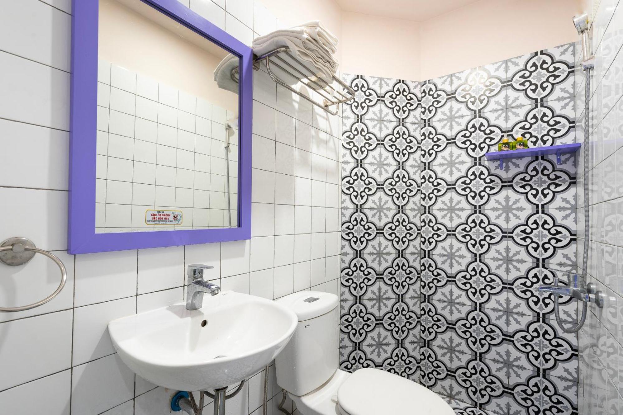 Hotel Ahu & 2*