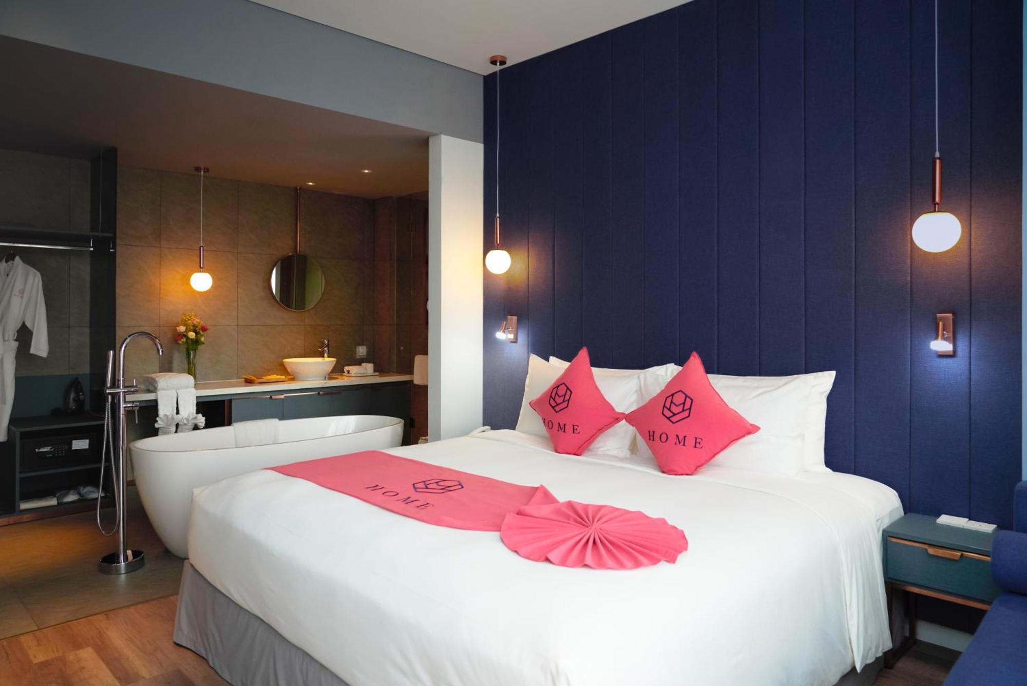 Home Hotel