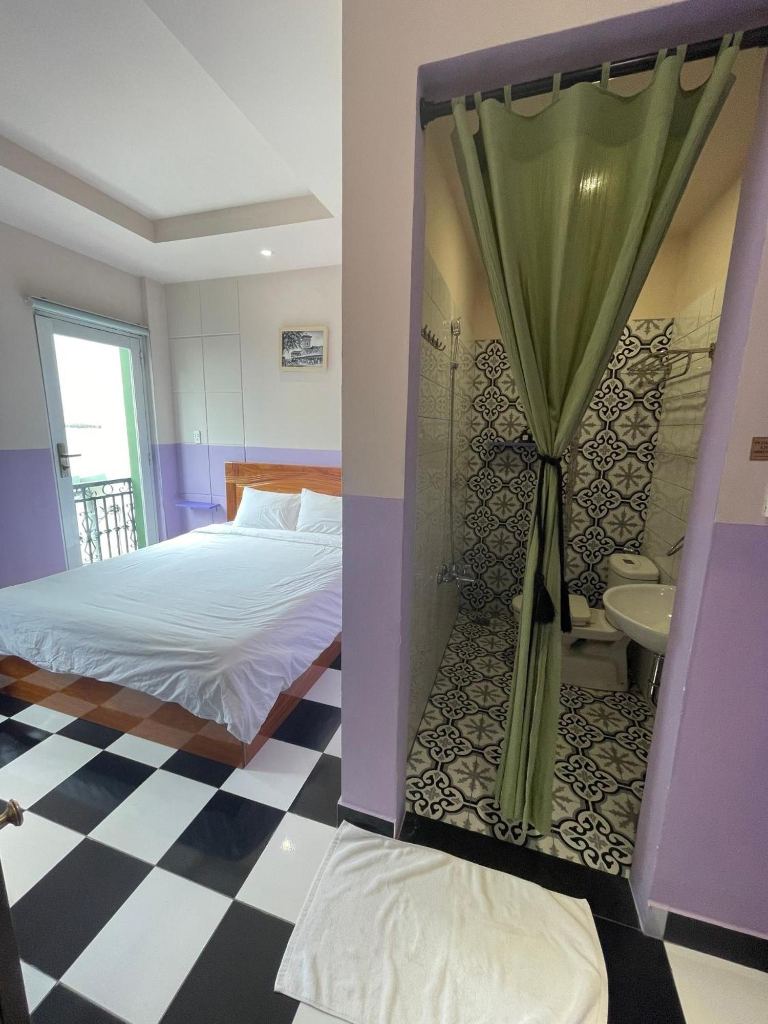 Hotel Ahu & 2*