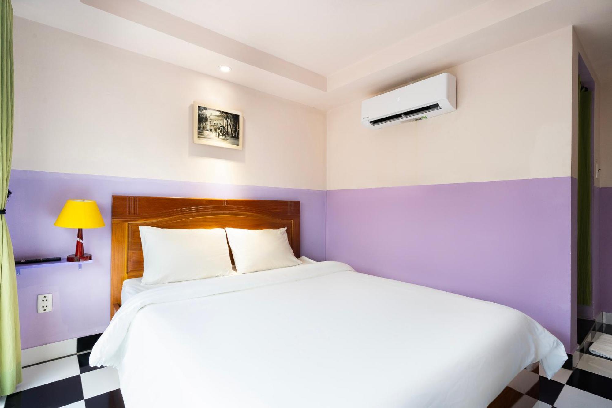 Hotel Ahu & Ho Chi Minh City