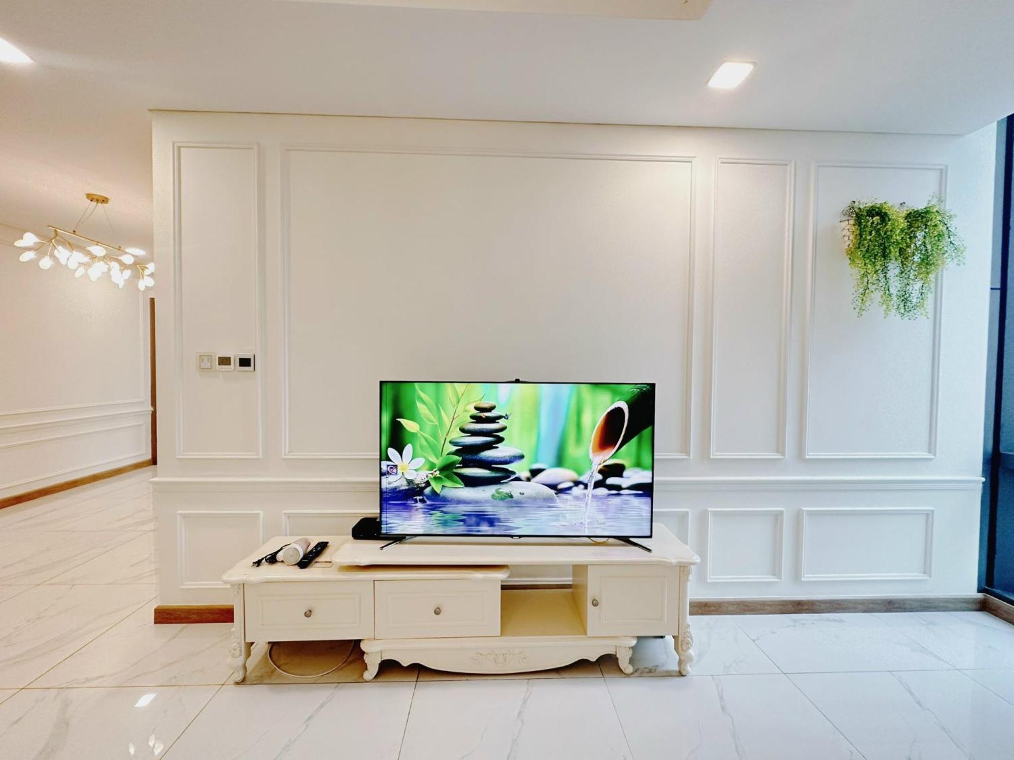 Luxury Vinhomes Central Park Apartment